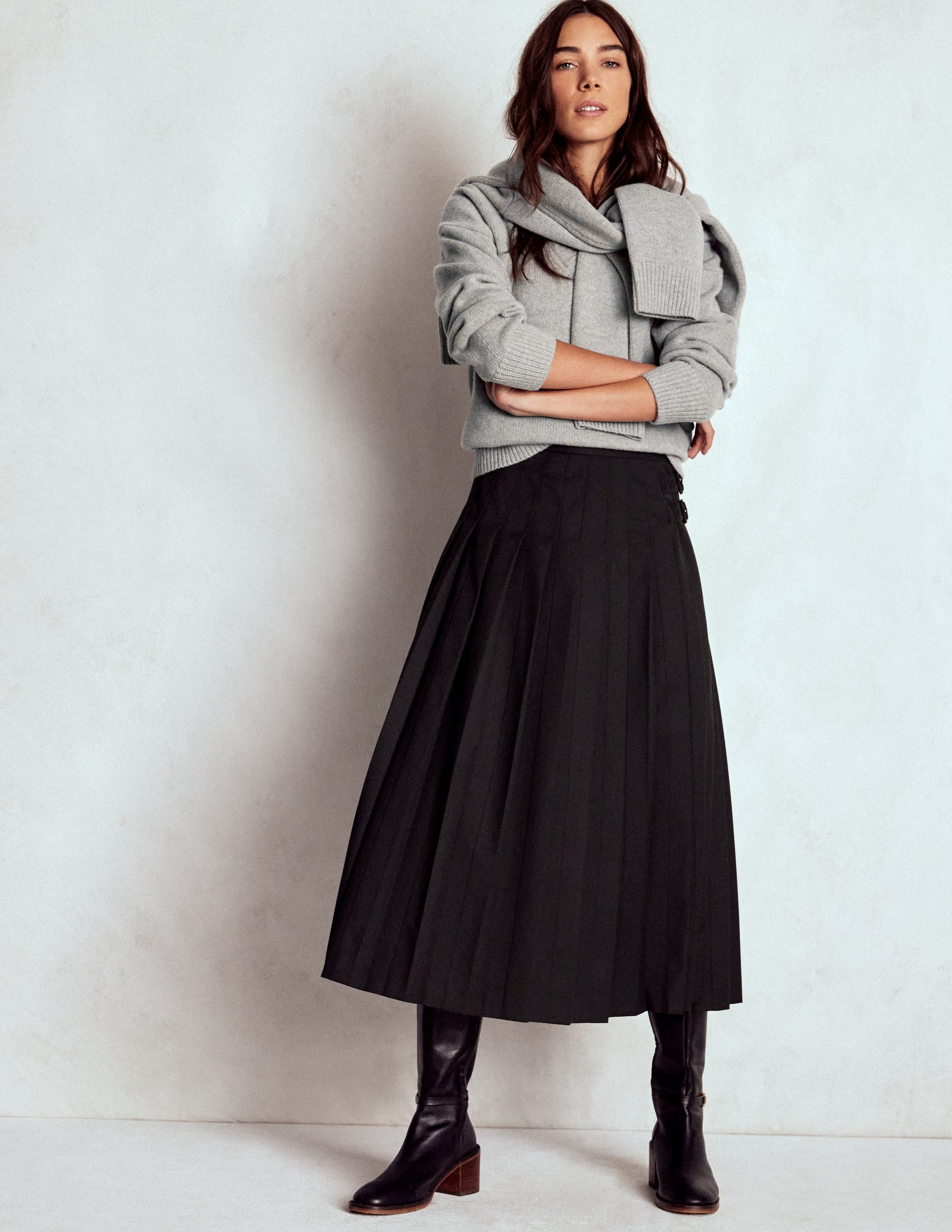 Marion Merino V-neck Jumper-March Hare - Image 1