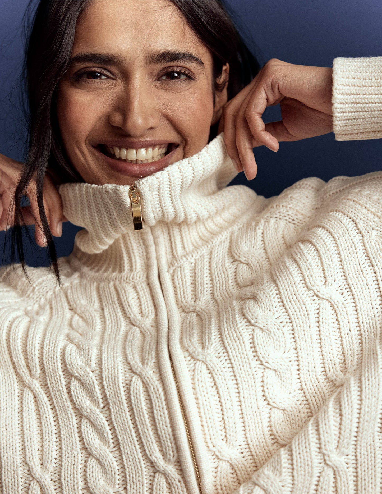 Lucy Pullover mit Halbreißverschluss-Warmes Naturweiß Zopfstrickmuster