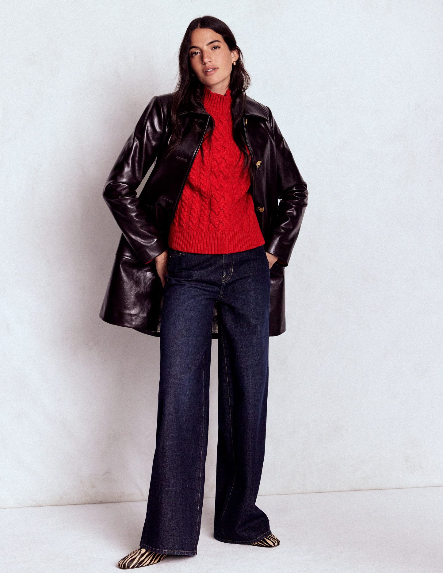 Amara Merinopullover mit Zopfmuster-Karminrot