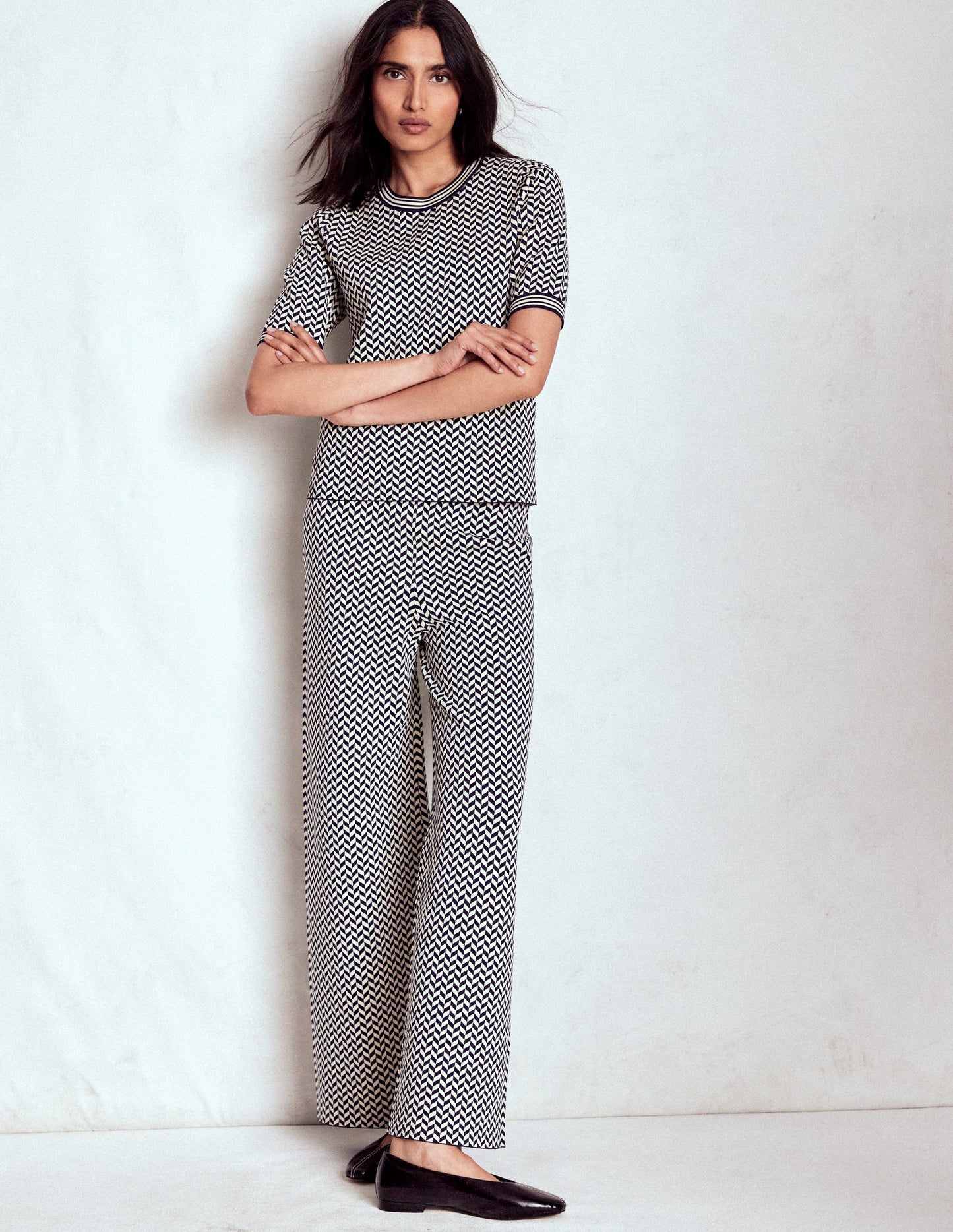 Strick-T-Shirt aus Jacquard-Marineblau/Naturweiß Modernes Hahnentrittmuster