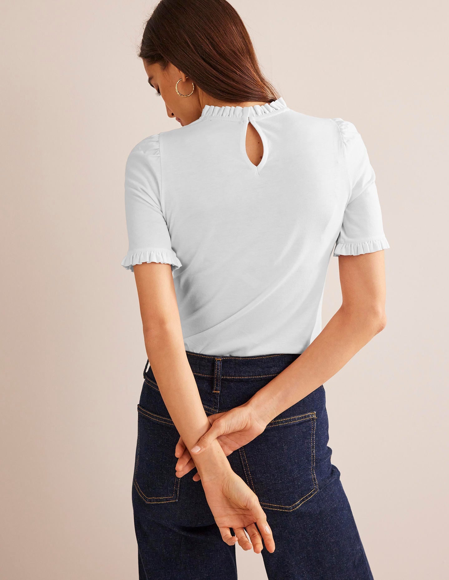 Superweiches T-Shirt mit Rüschendetail-Weiß - Image 4