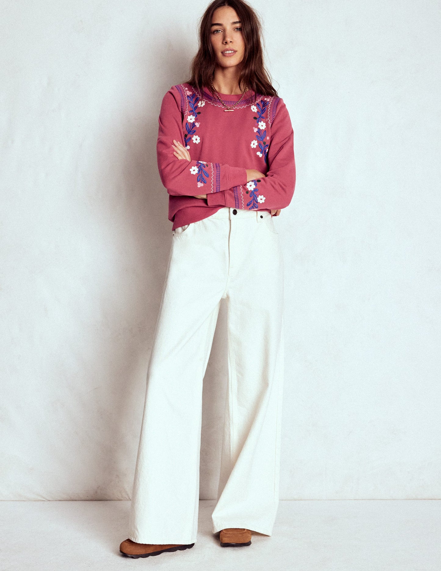 Hannah Sweatshirt mit Stickerei-Erdiges Rot, Bunt Blumenmuster