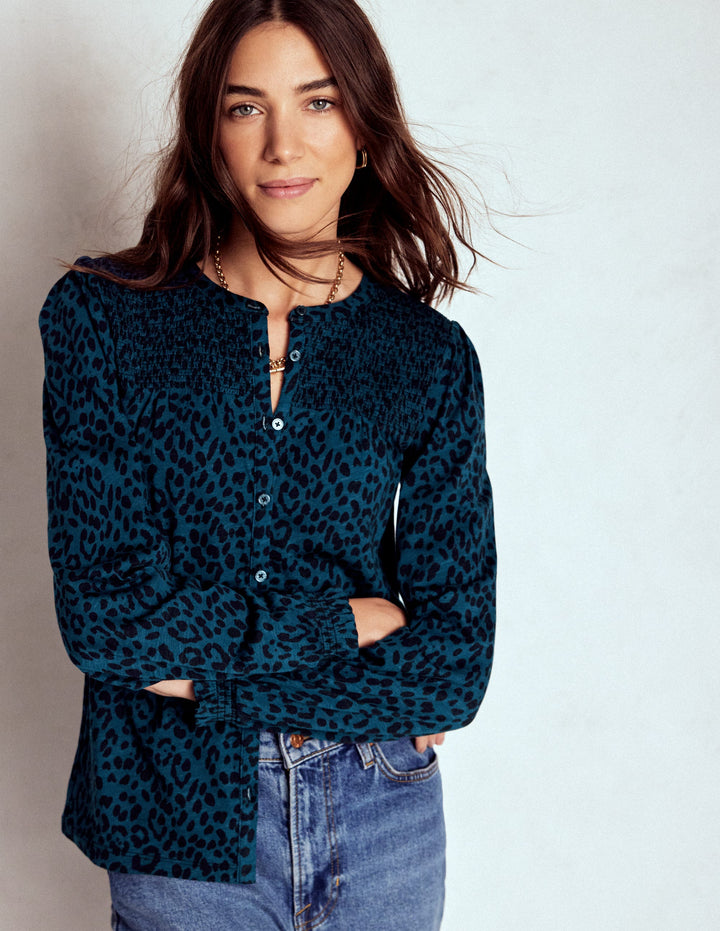 Elsa Jerseyhemd mit gesmokter Passe-Blaugrün Leopardenmuster