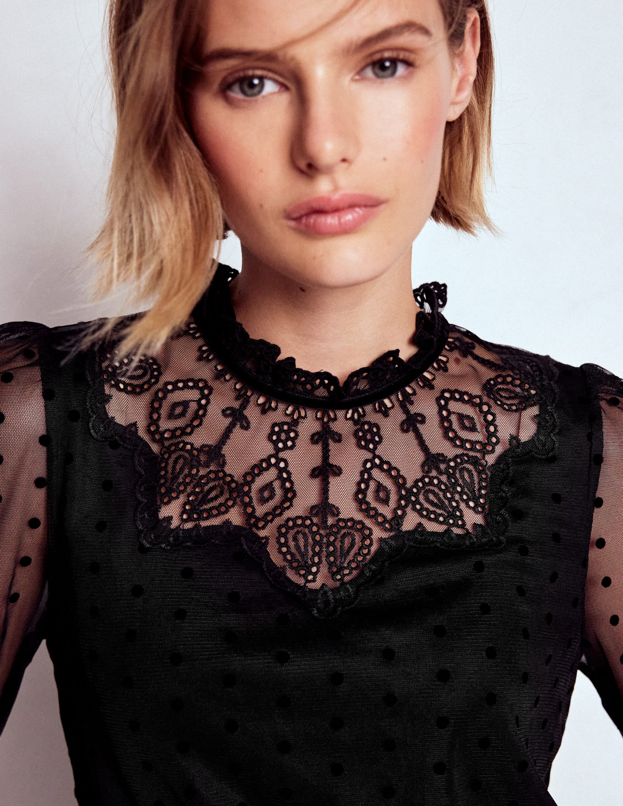 Top en tulle brodé à empiècement-Pois noirs - Image 2
