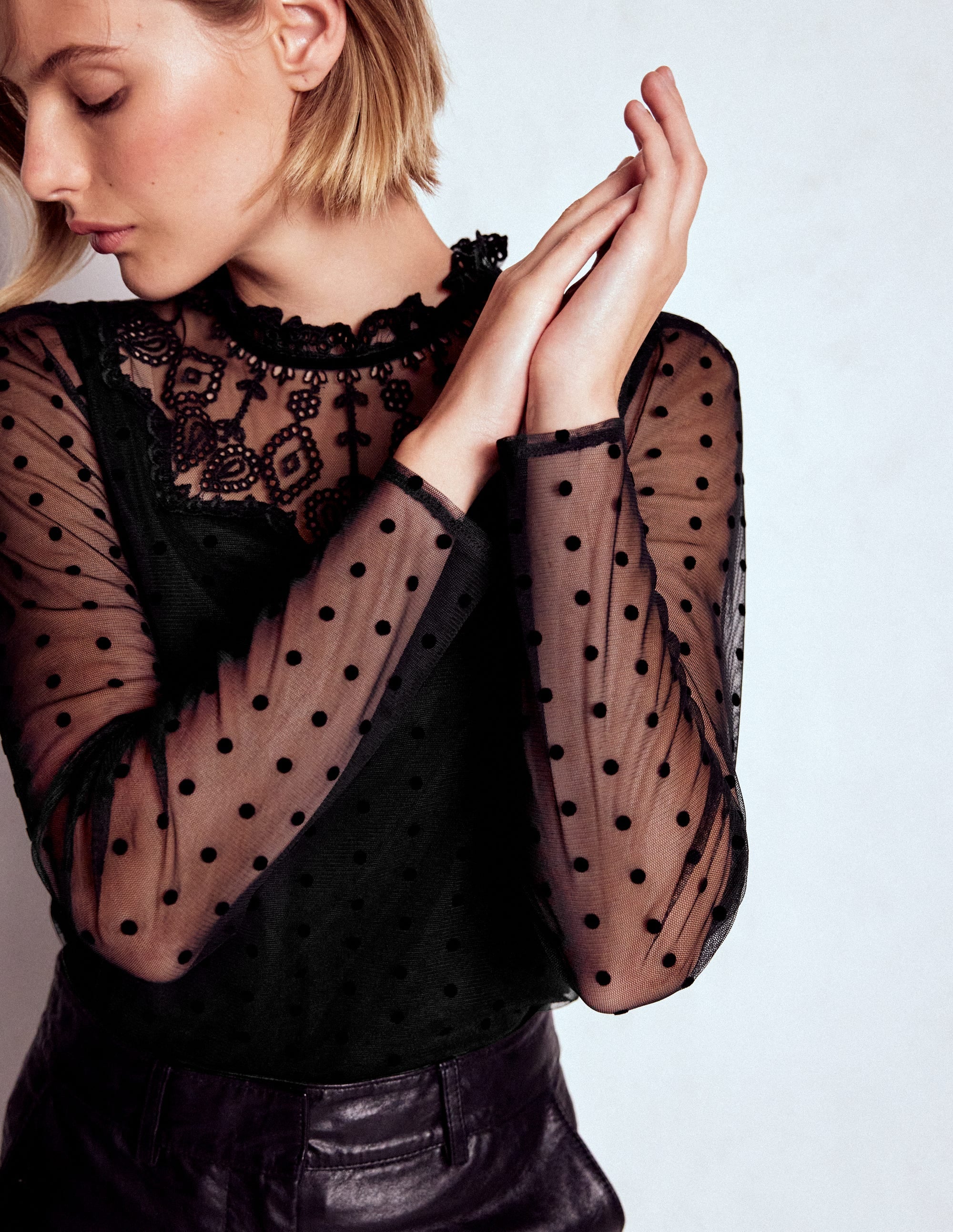 Top en tulle brodé à empiècement-Pois noirs - Image 6