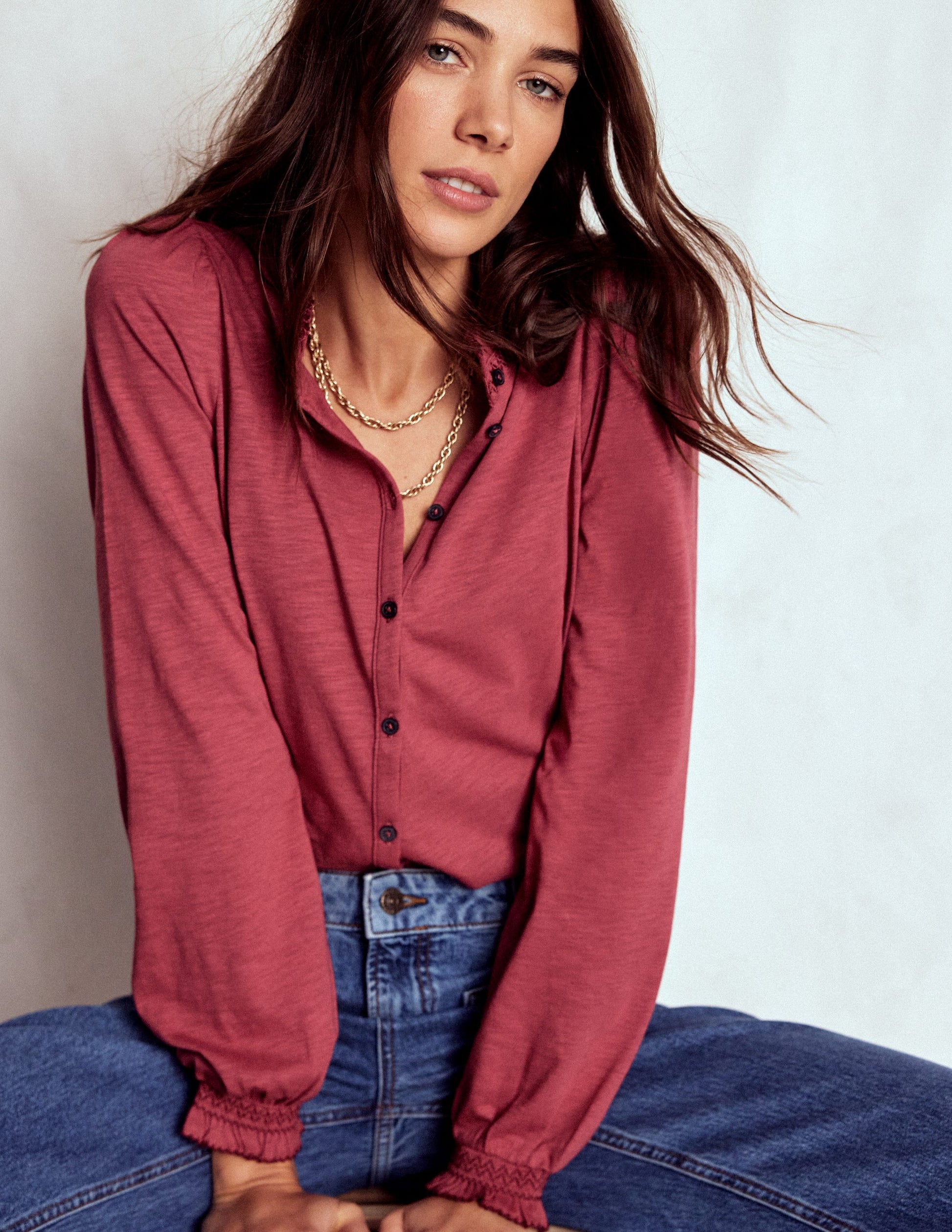 Effie Hemd mit gesmokten Details-Erdiges Rot-1