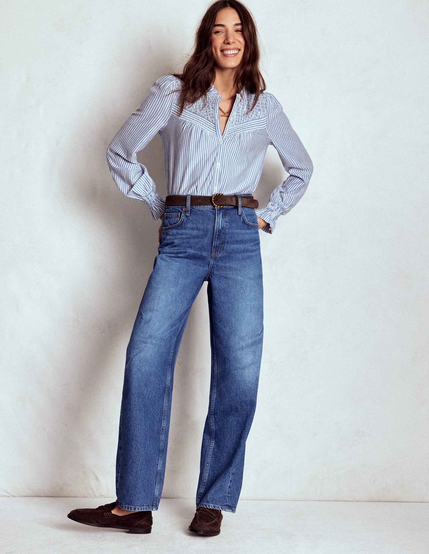 Jerseyhemd mit gesmokter Passe-Forever Blue und Naturweiß Streifen