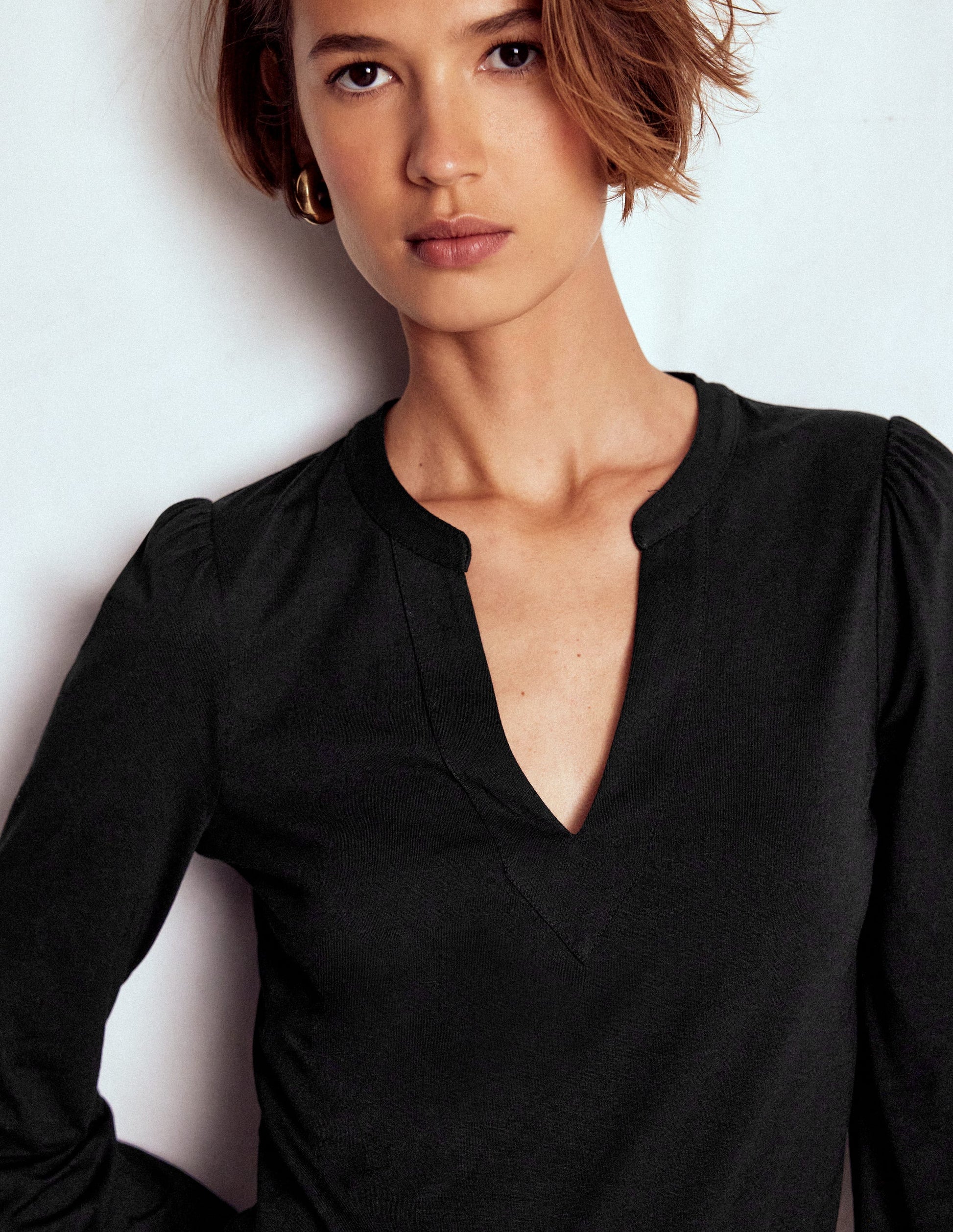 Superweiches Oberteil mit gekerbtem Ausschnitt-Schwarz-2