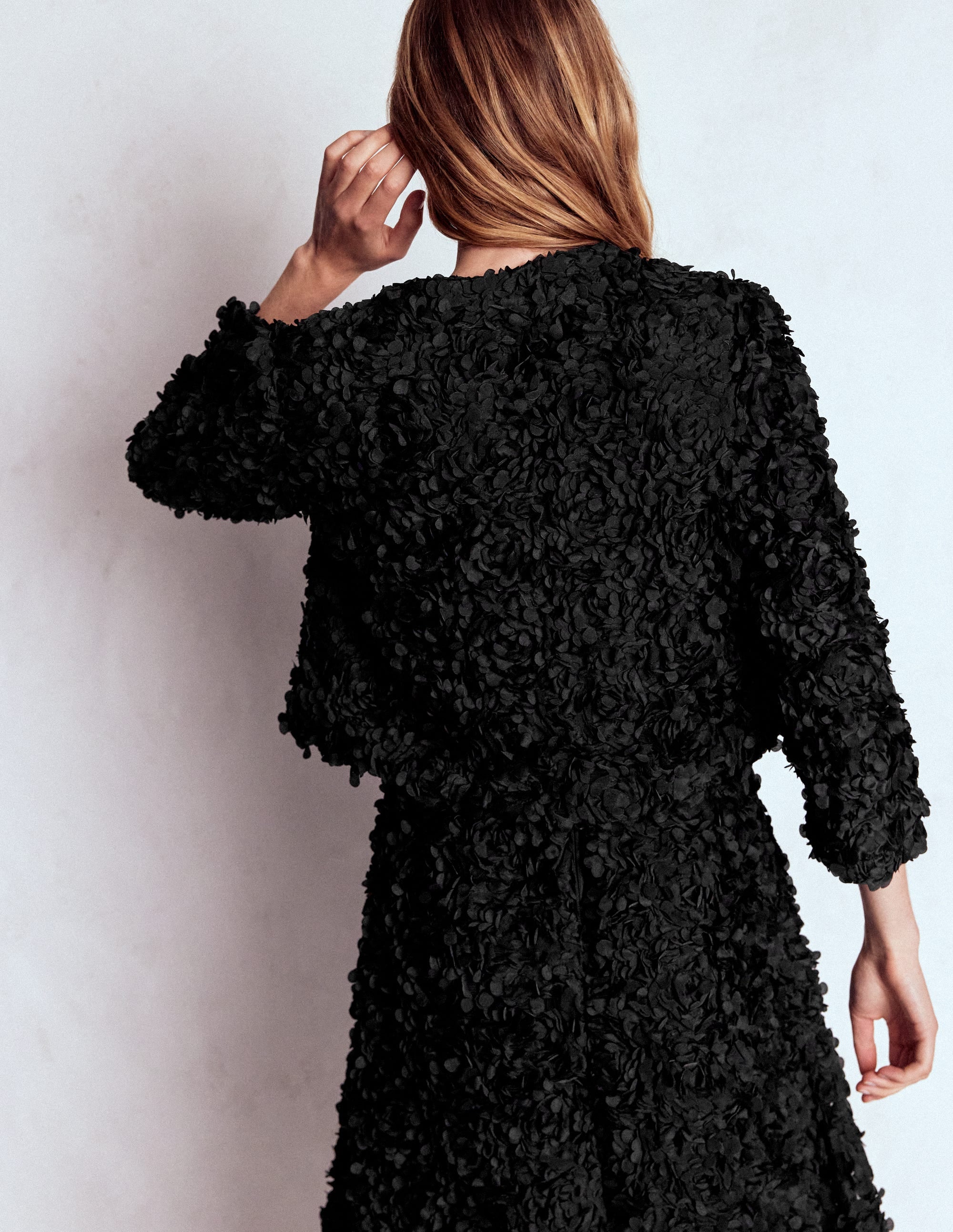 Texturierte, verkürzte Jacke mit Blütentüll-Schwarz, Blütentüll - Image 4