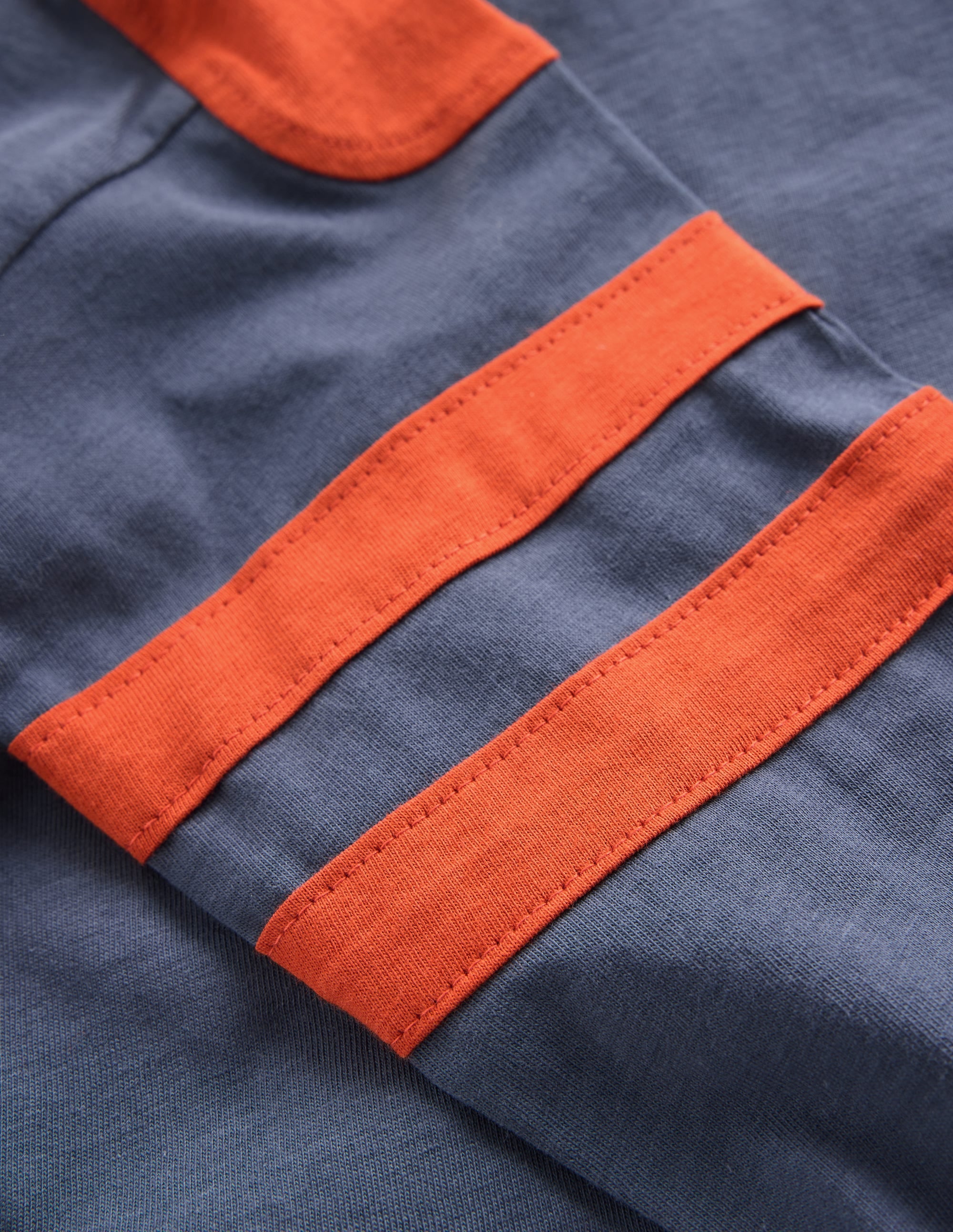 T-Shirt in Blockfarben-Marineblau - Image 3