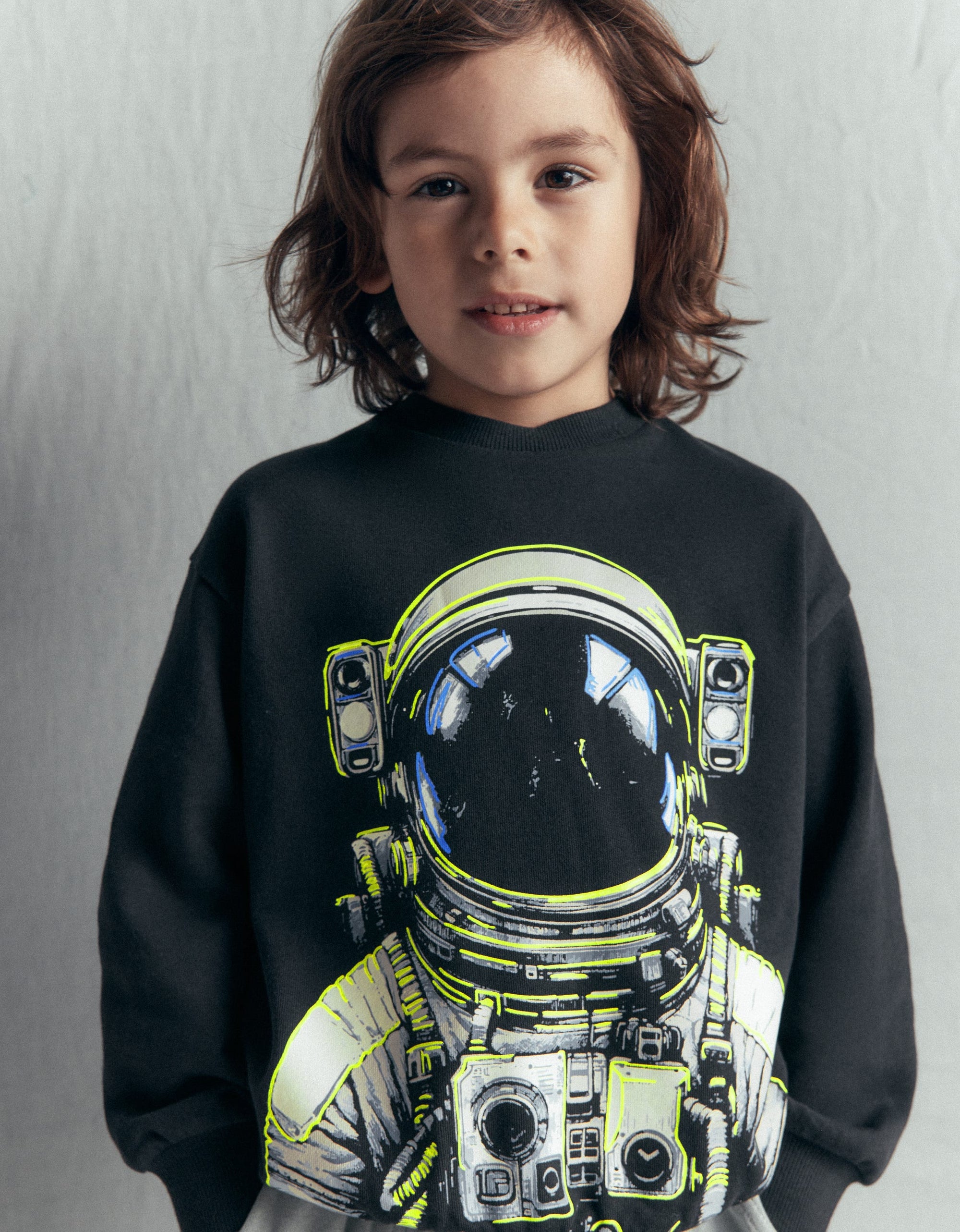 Im Dunkeln leuchtendes, bedrucktes Sweatshirt-Schattengrau Raumfahrer - Image 1