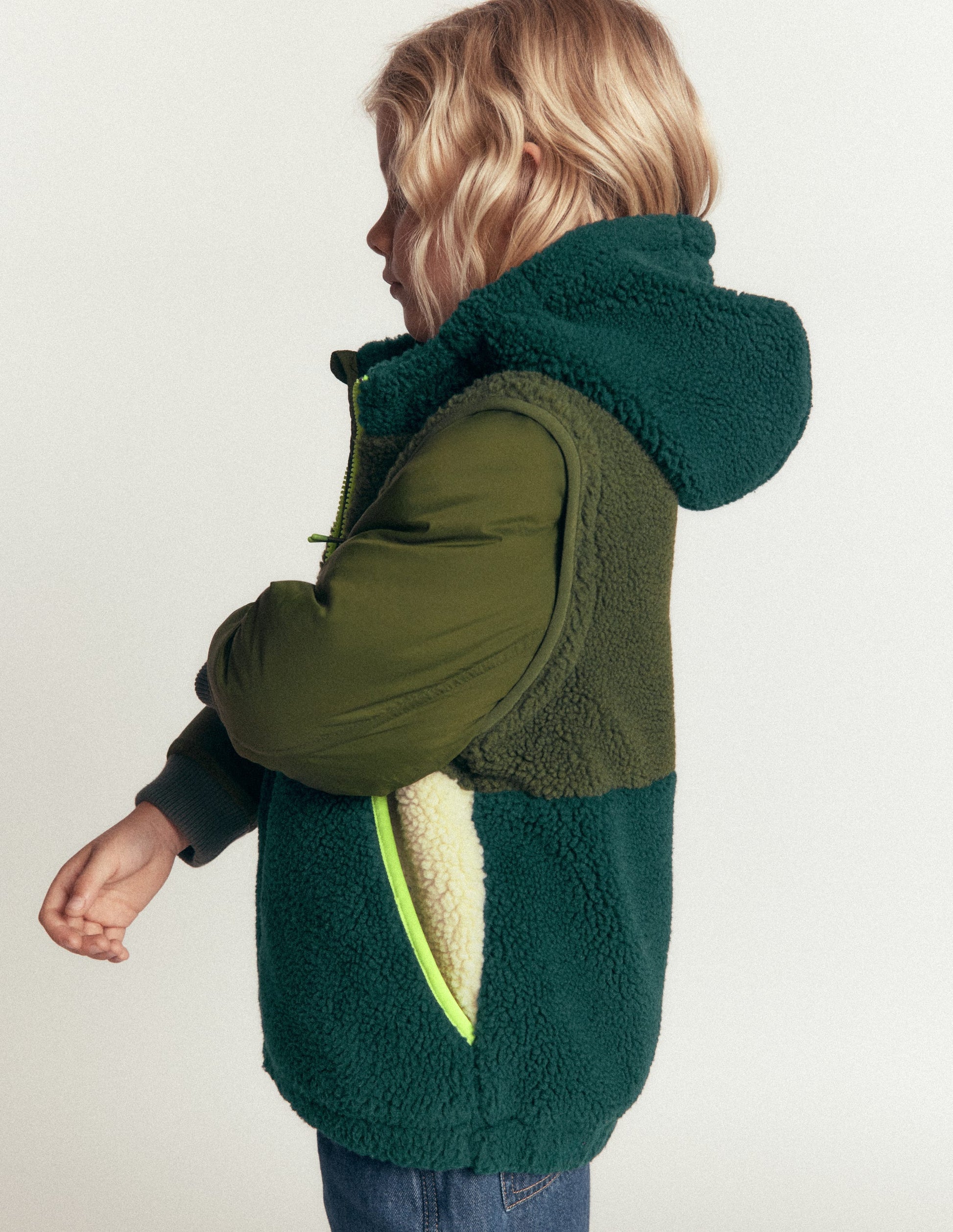 Jacke aus Teddyfell-Mix mit Einsätzen-Khaki-2