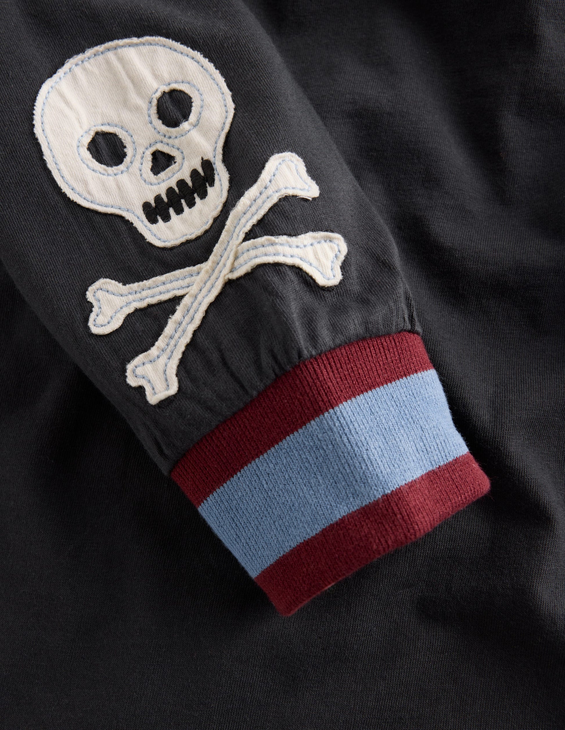 Langarmshirt mit Applikationen an den Ärmeln-Schattengrau Totenköpfe-5