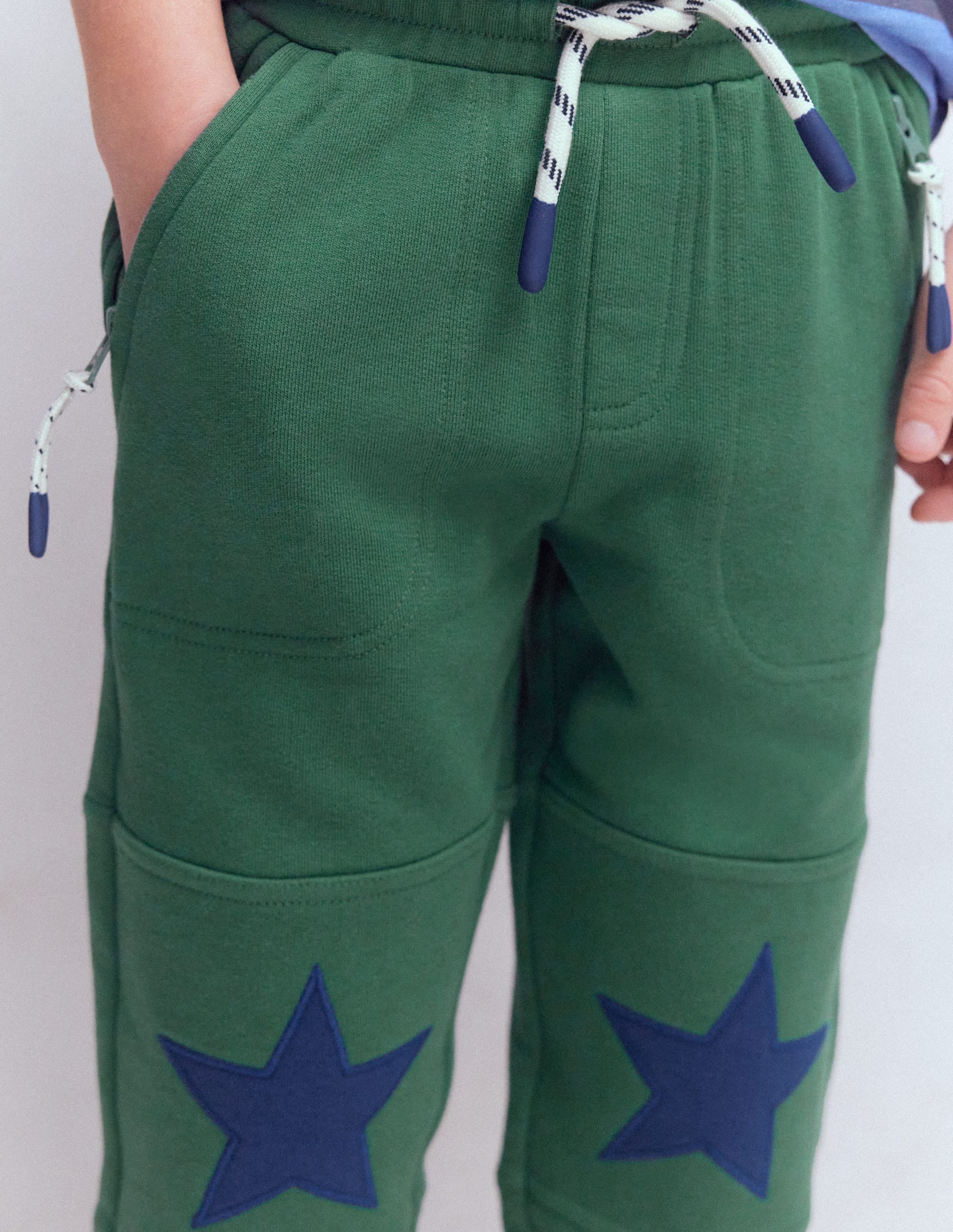 Jogginghose mit verstärktem Knie-Blautanne Sternaufnäher am Knie - Image 2