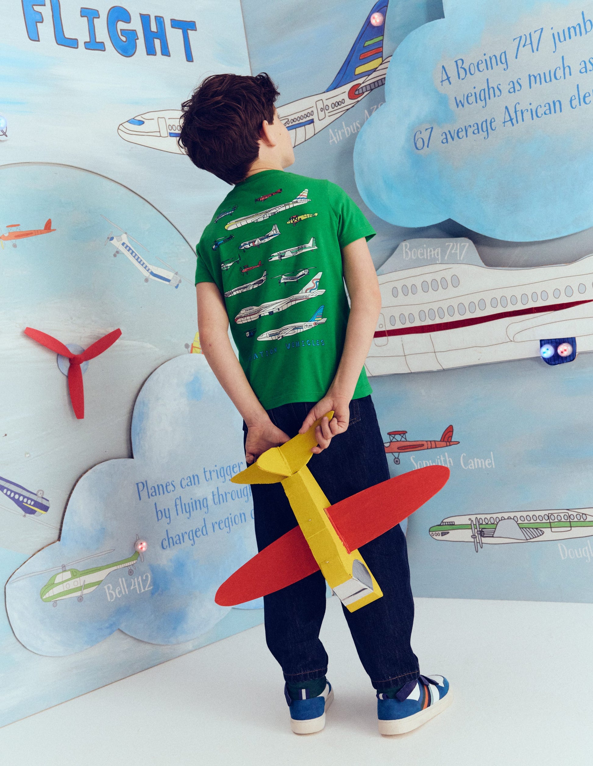 T-shirt à imprimé recto verso-Motif Aviation Vehicles vert vif-1