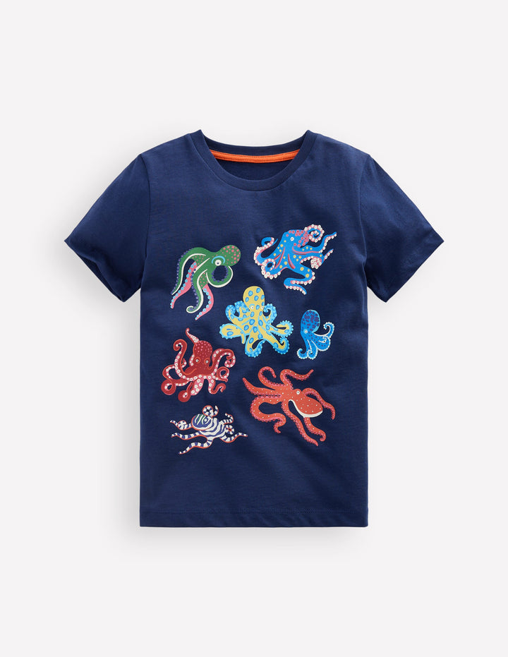 Im Dunkeln leuchtendes T-Shirt-Mittelalterliches Blau Oktopus