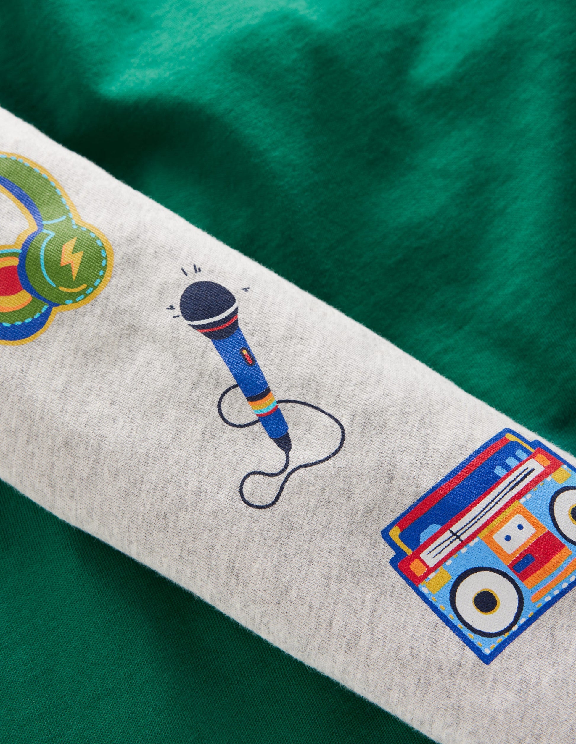 Bedrucktes Langarmshirt mit Raglanärmlen-Grün Wochenendmotiv-3