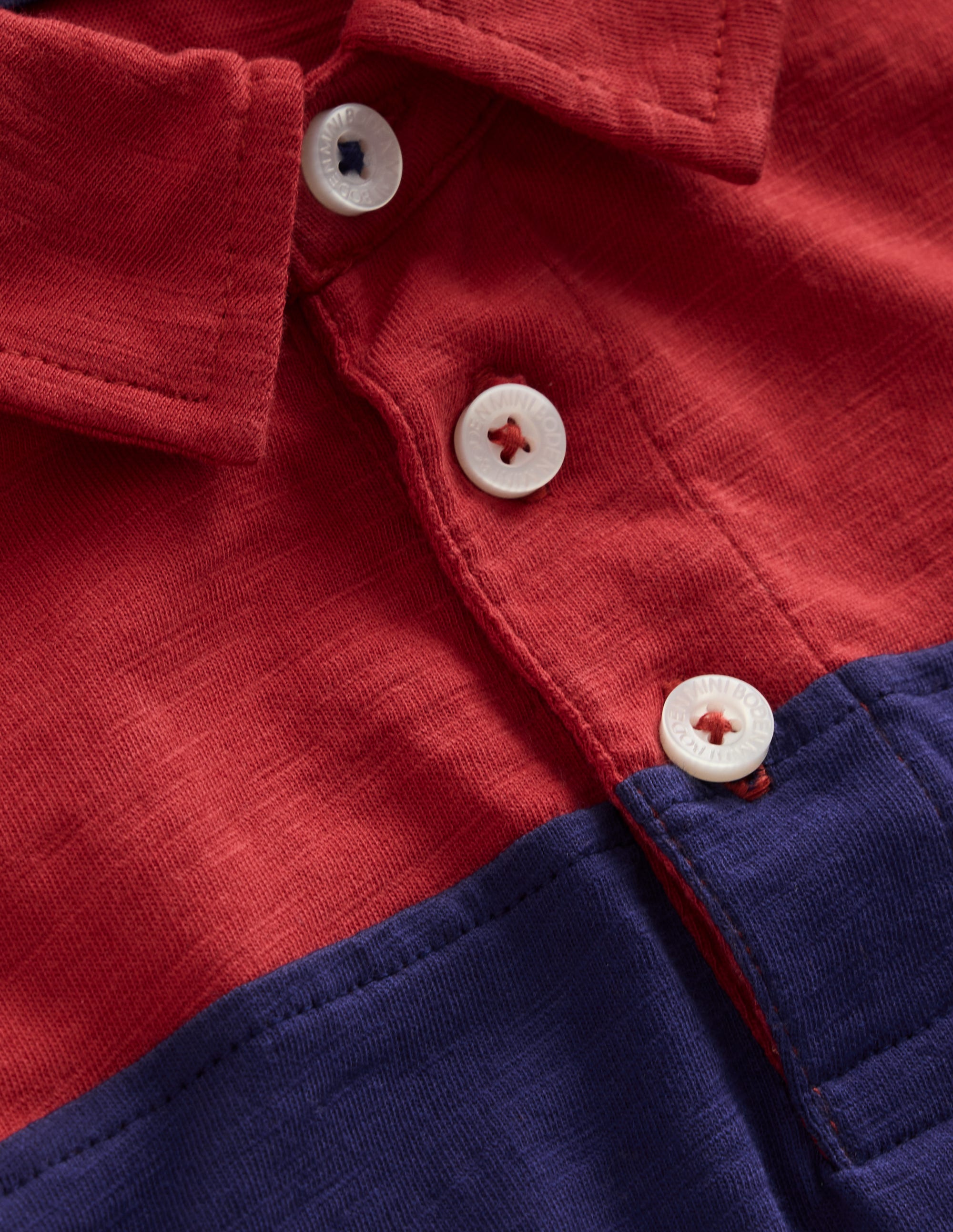 Polo flammé-Rouge confiture/bleu marine universitaire - Image 4