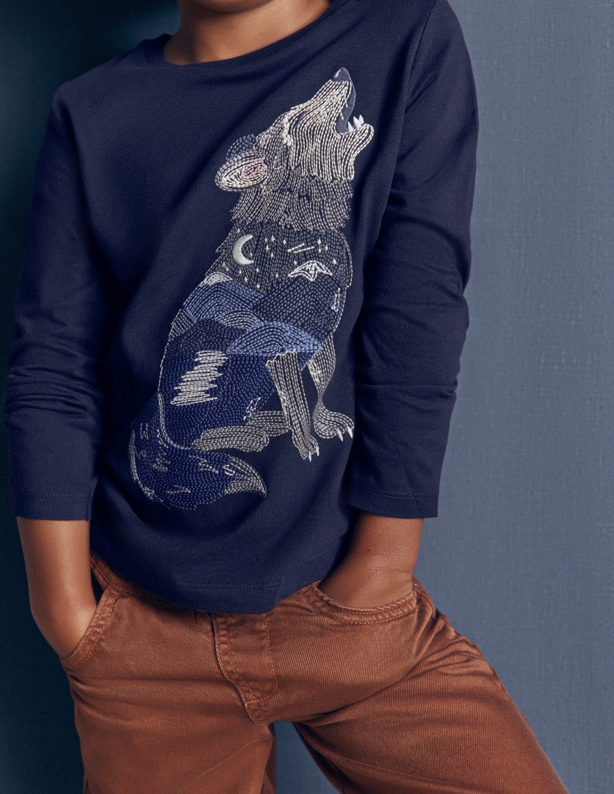 Glow Superstitch T-shirt-French Navy Scenic Wolf - Image 2