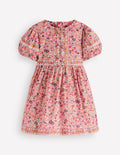 Robe tissée à nœuds sur le devant-Lit de fleurs ivoire doux