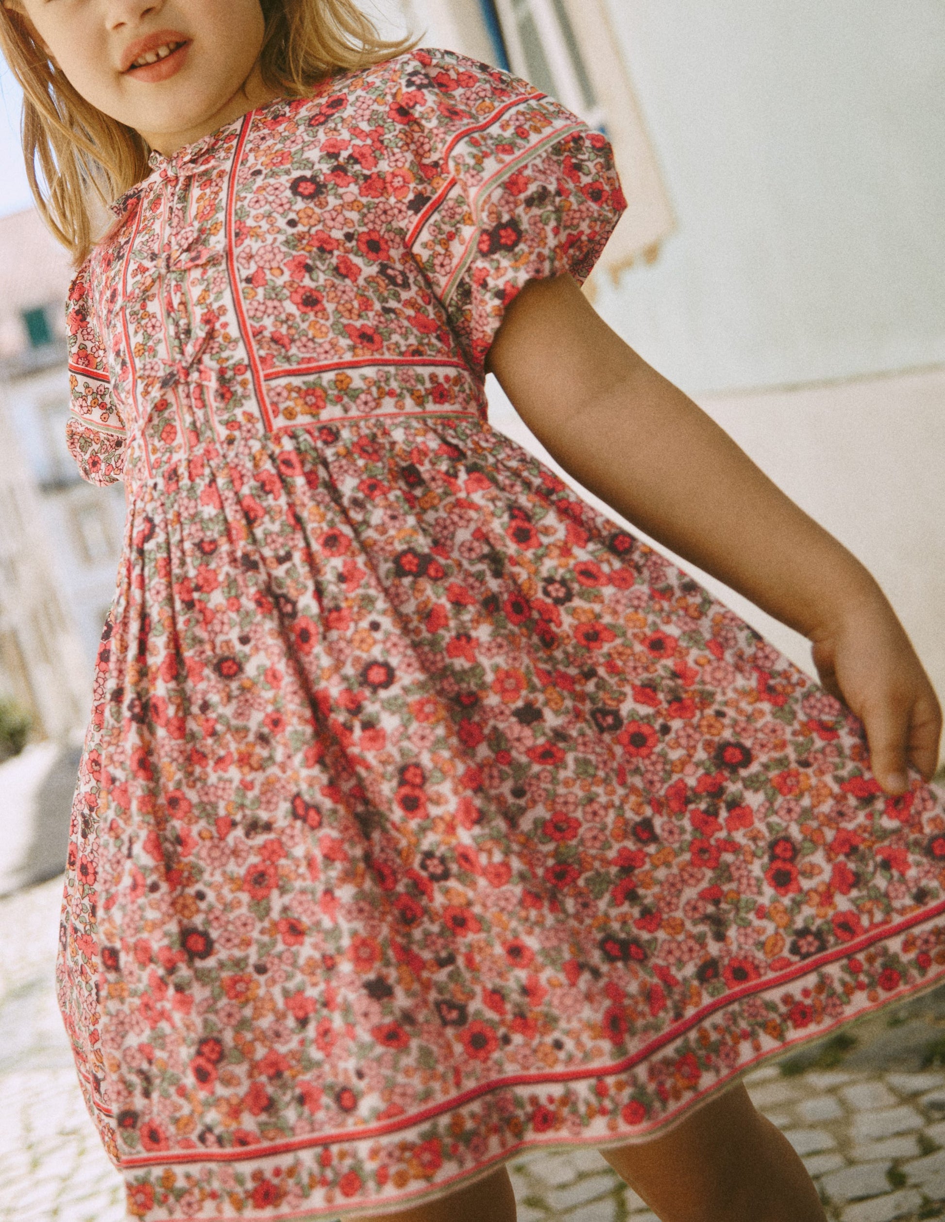 Robe tissée à nœuds sur le devant-Lit de fleurs ivoire doux-1