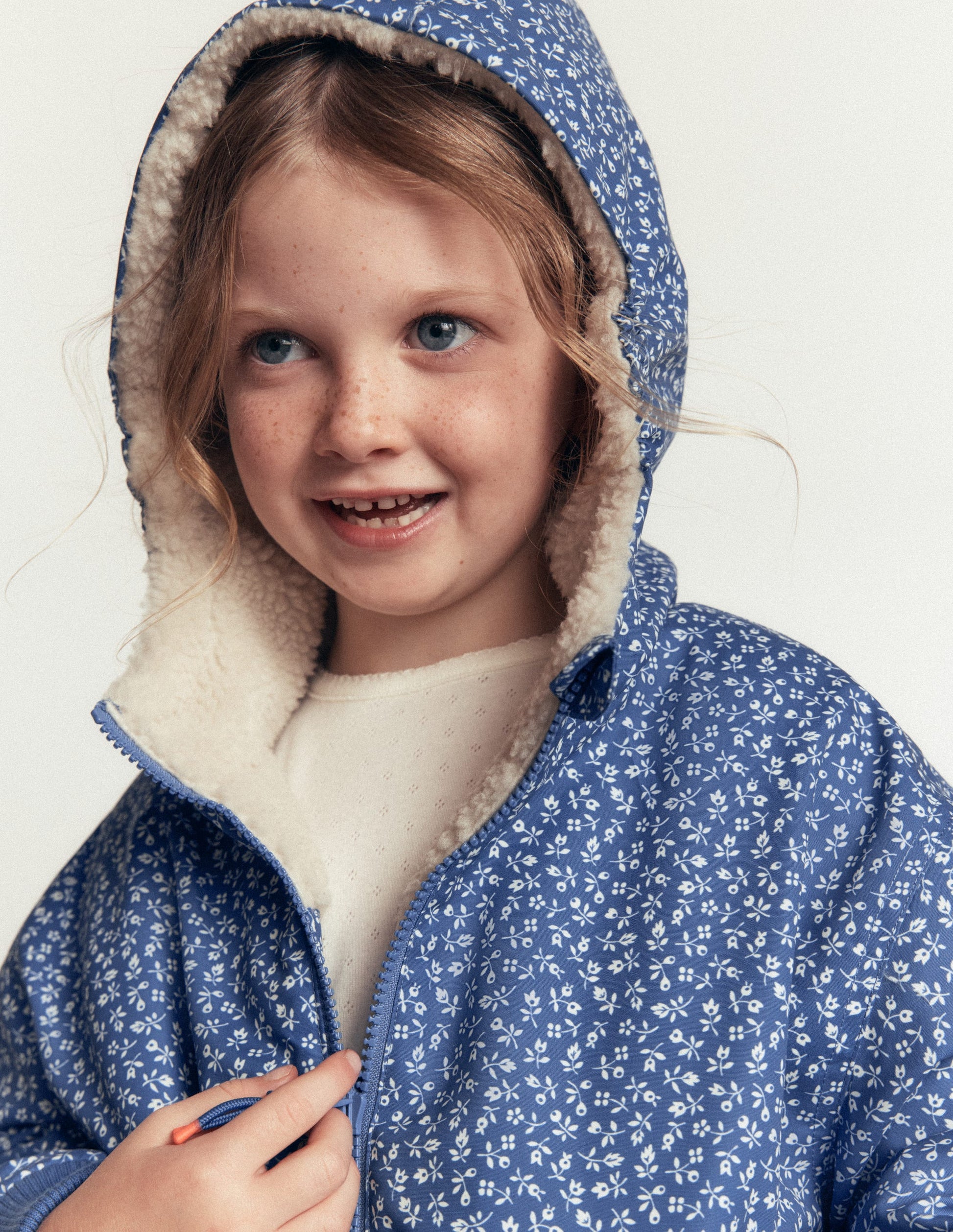 Wendbare Teddyfell-Bomberjacke mit Kapuze-Blauhäher Kleines Blumenmuster-2