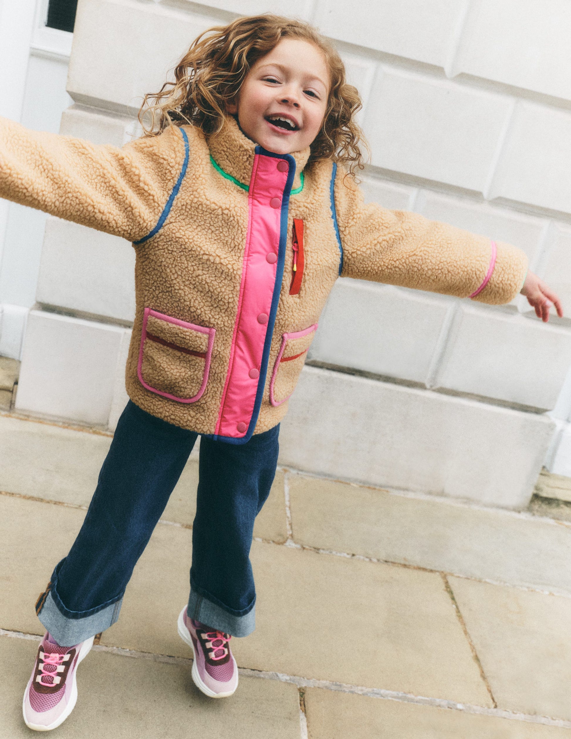 Fröhliche Fleecejacke aus Teddyfell-Mix-Regenbogenbesatz Teddyfell-1
