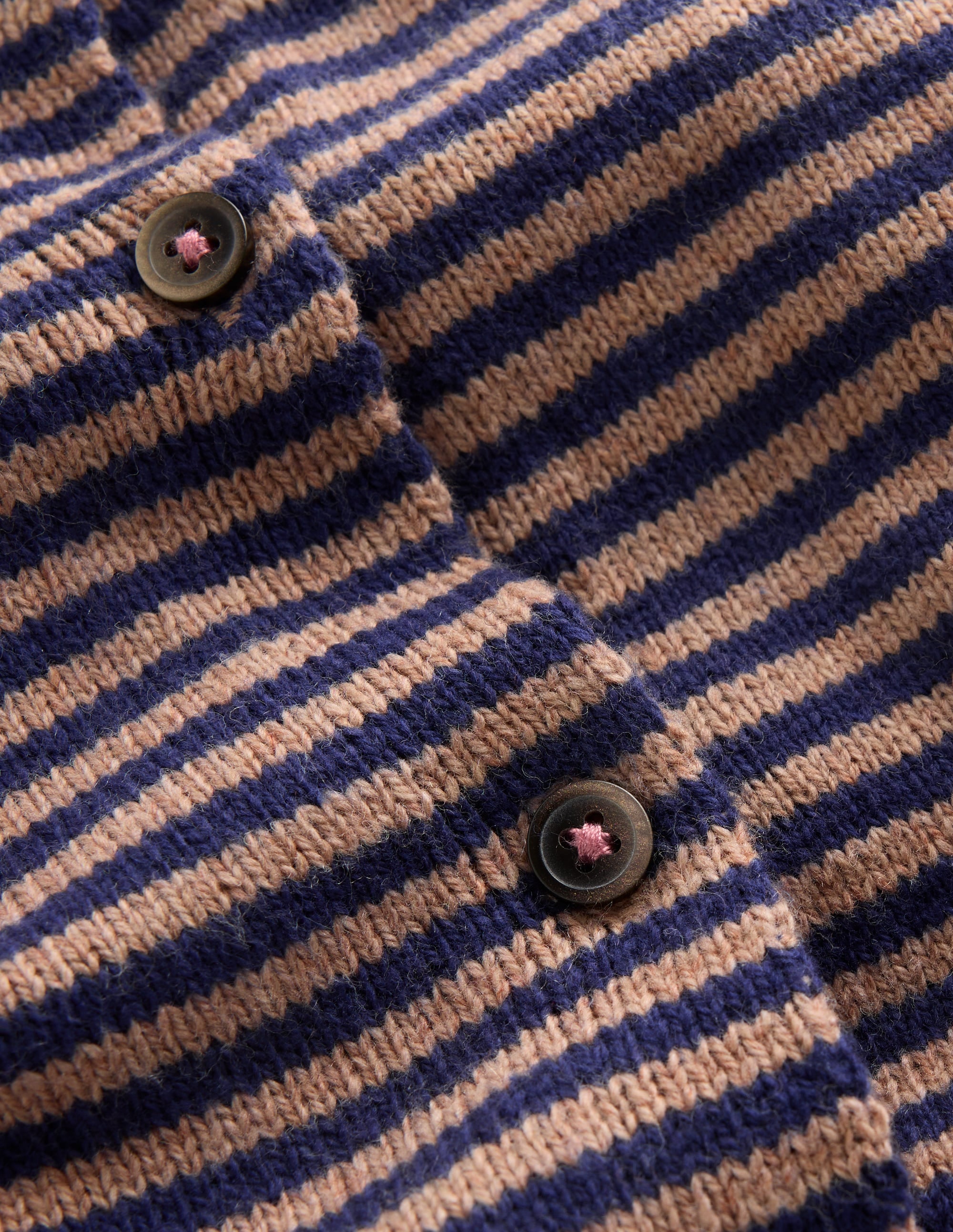 Hübsche Strickjacke mit Schößchen-Camel/Schuluniform-Marineblau Streifen - Image 4