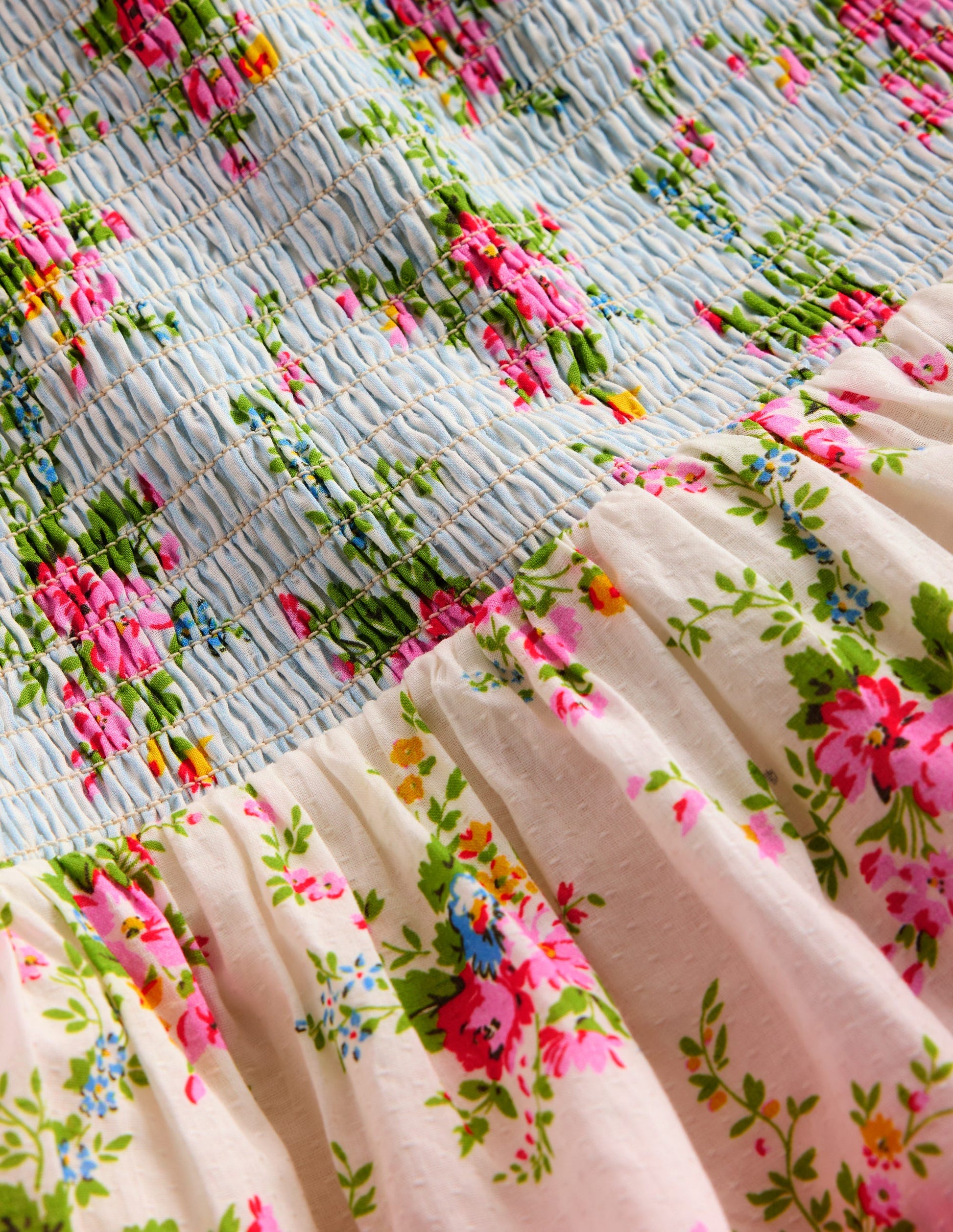 Gewebtes Stufenkleid mit Spitze-Festivalrosa Winzige Rosen-4