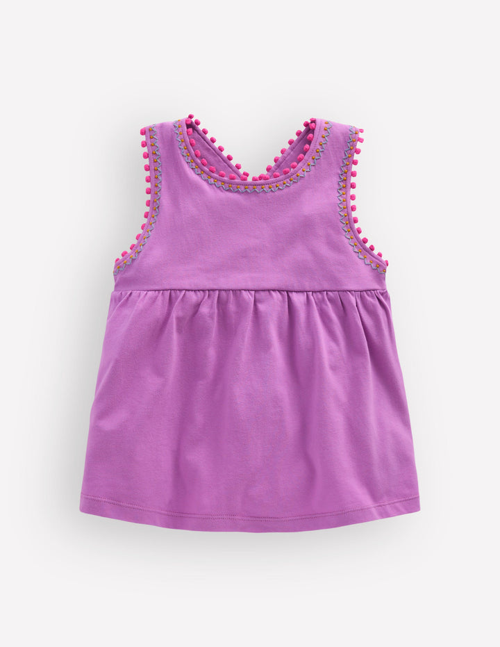 Oberteil mit überkreuzten Rückenträgern und Bommelbesatz-Kreideviolett