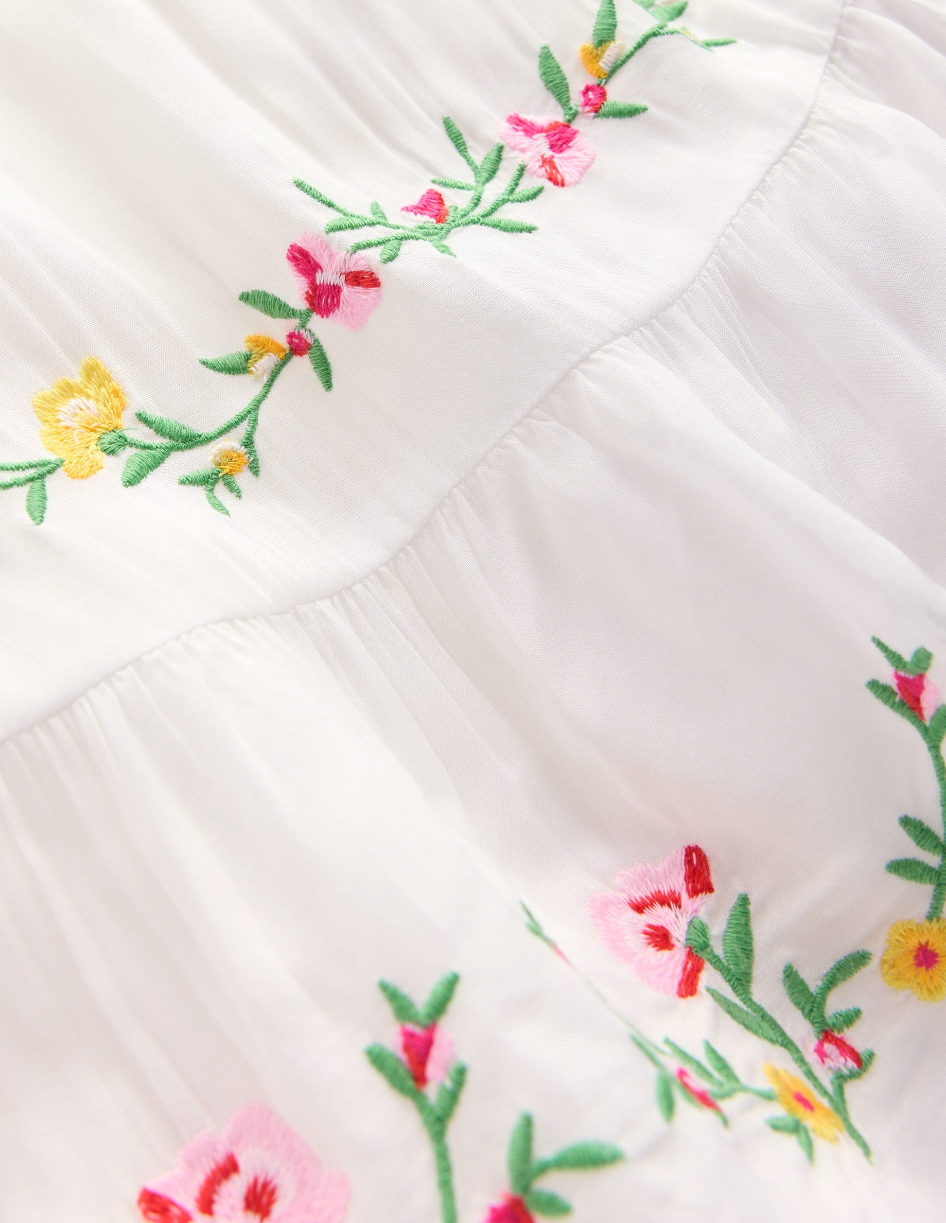 Gesmoktes Kleid mit Stickerei und Schleife-Sanftes Naturweiß-5