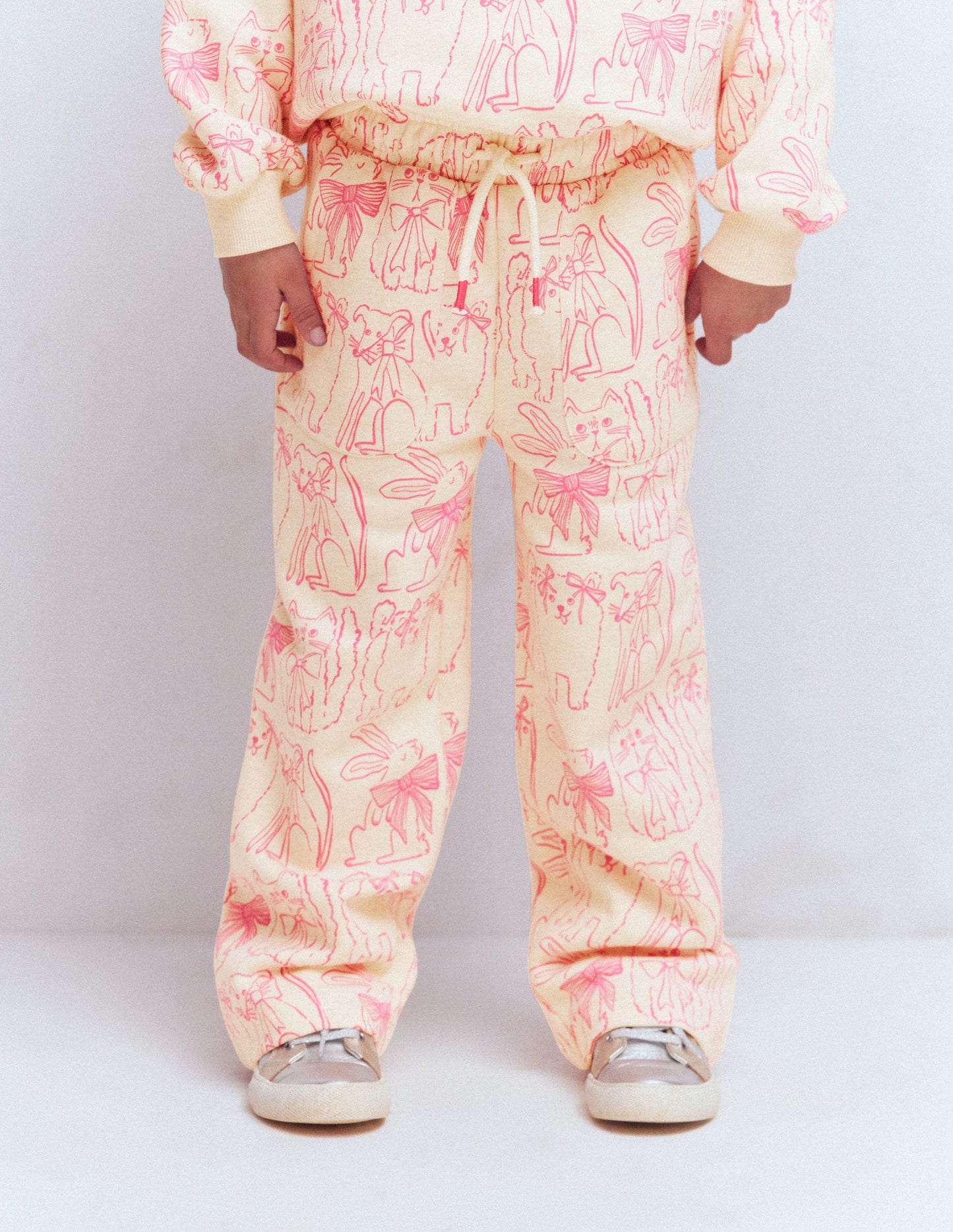 Bedruckte Jogginghose mit weitem Bein-Haferbeige Katzen