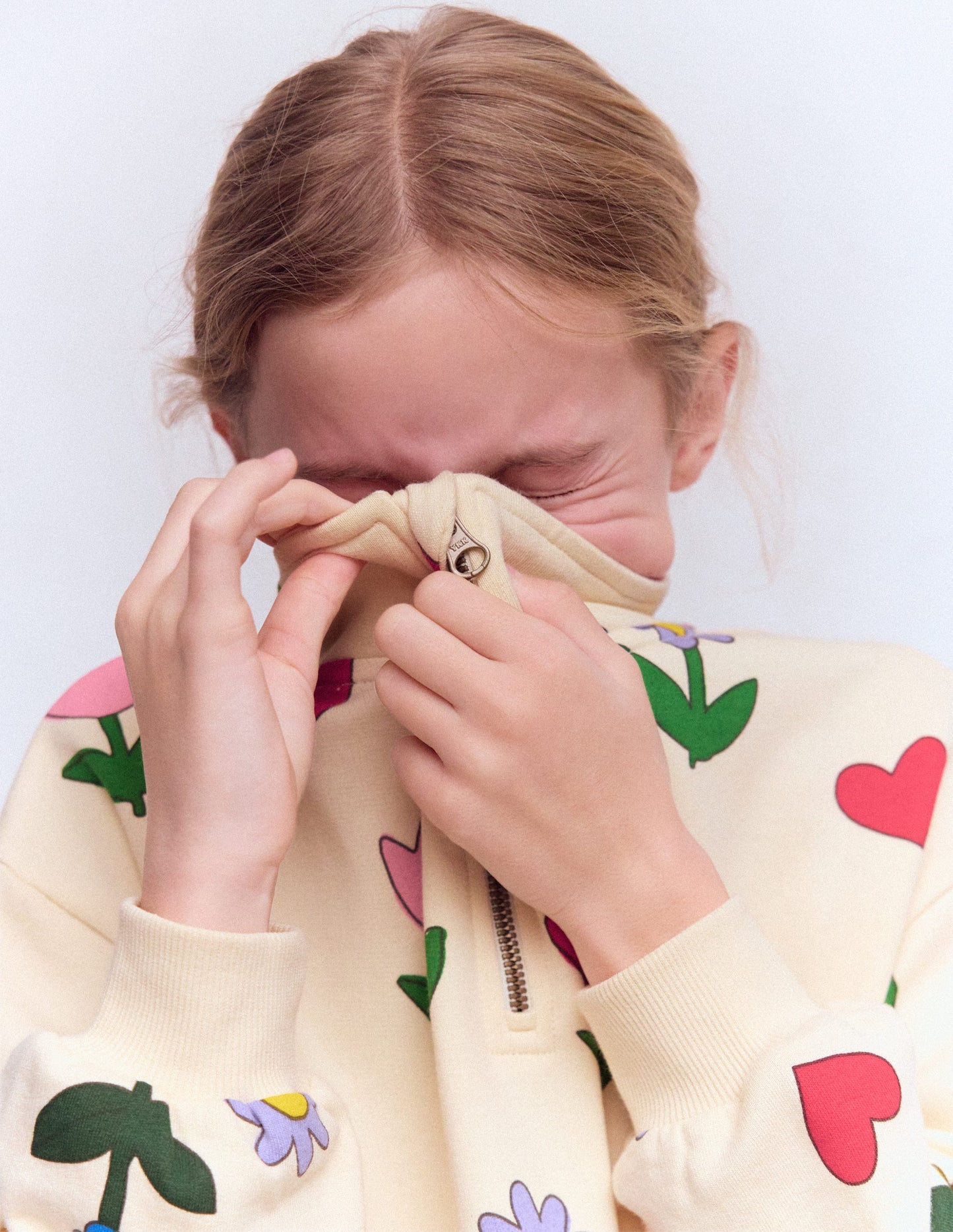 Sweatshirt-Kleid mit halbem Reißverschluss-Kaliko-Weiß Sonnenblumengarten