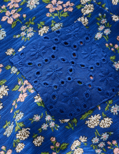 Jerseykleid mit Tasche aus Lochstickerei-Saphirblau Wiese Blumenmuster-3