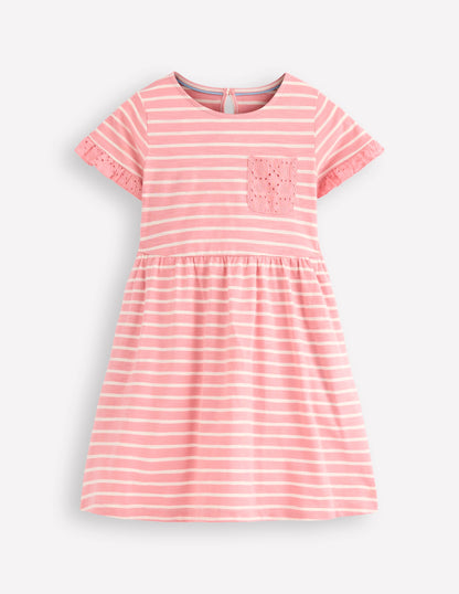 Robe en jersey à poche et broderie anglaise-Rayé rose amande-1