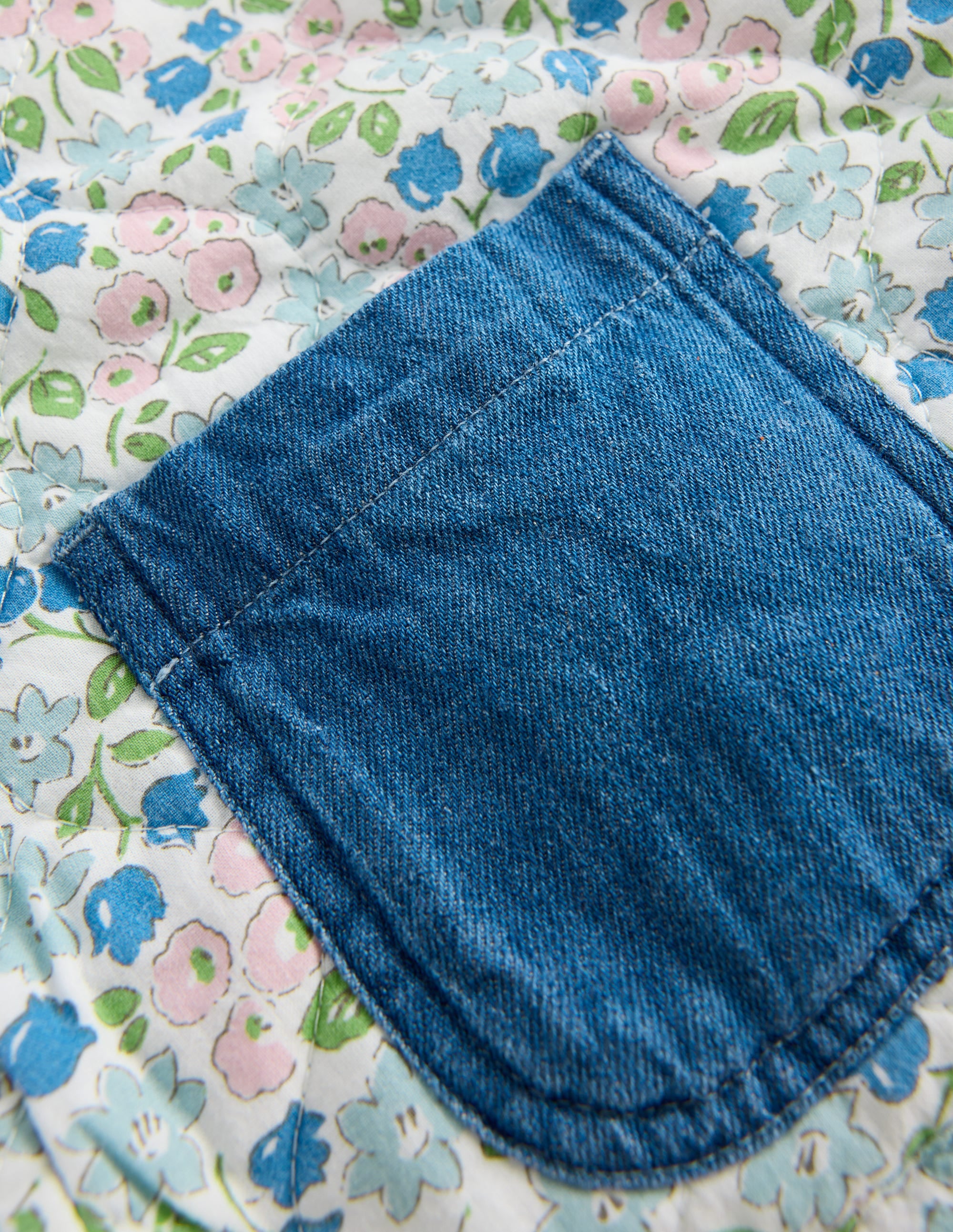 Jolie veste sans manches matelassée-Denim brodé - Image 3