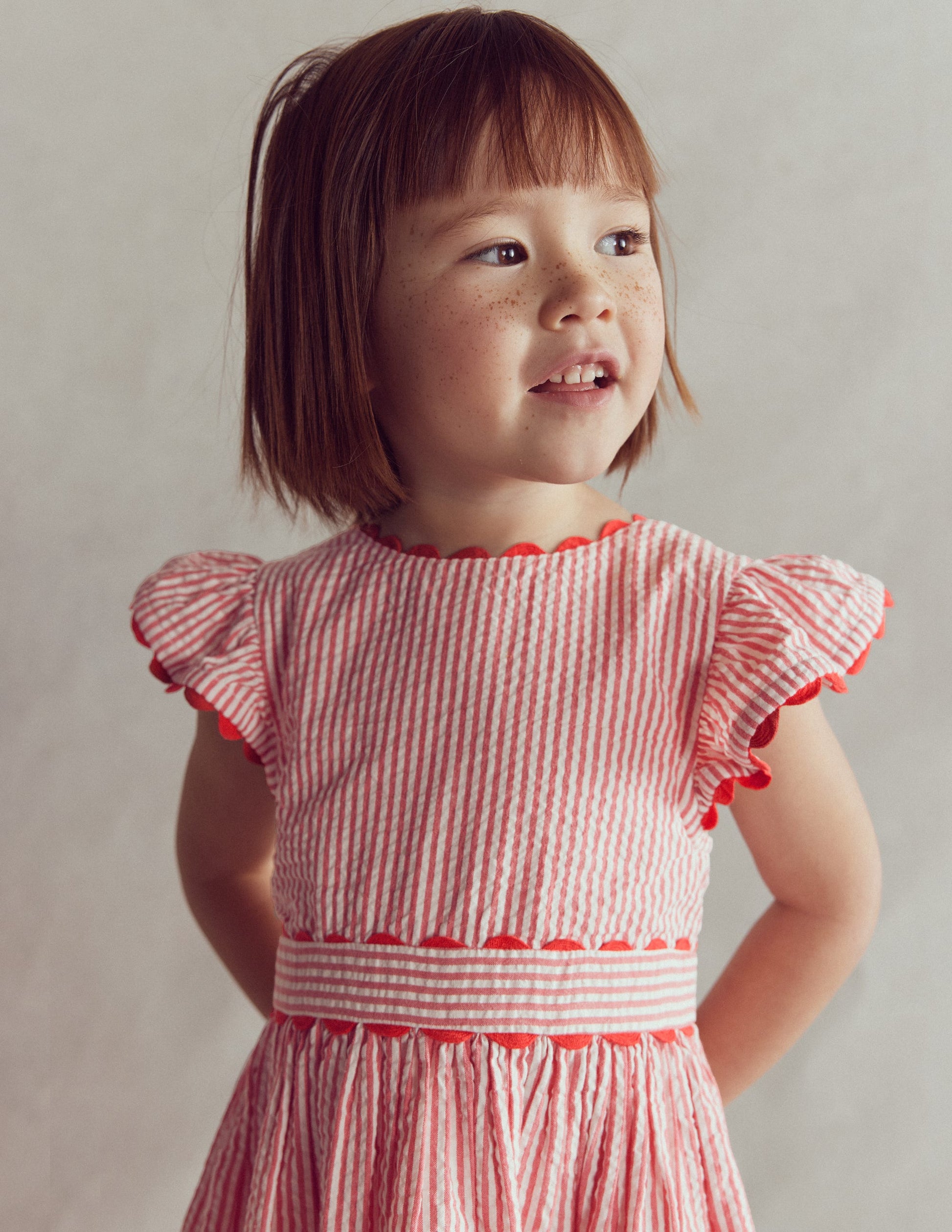 Flatterkleid mit Zackenlitze-Rot mit Streifen-2