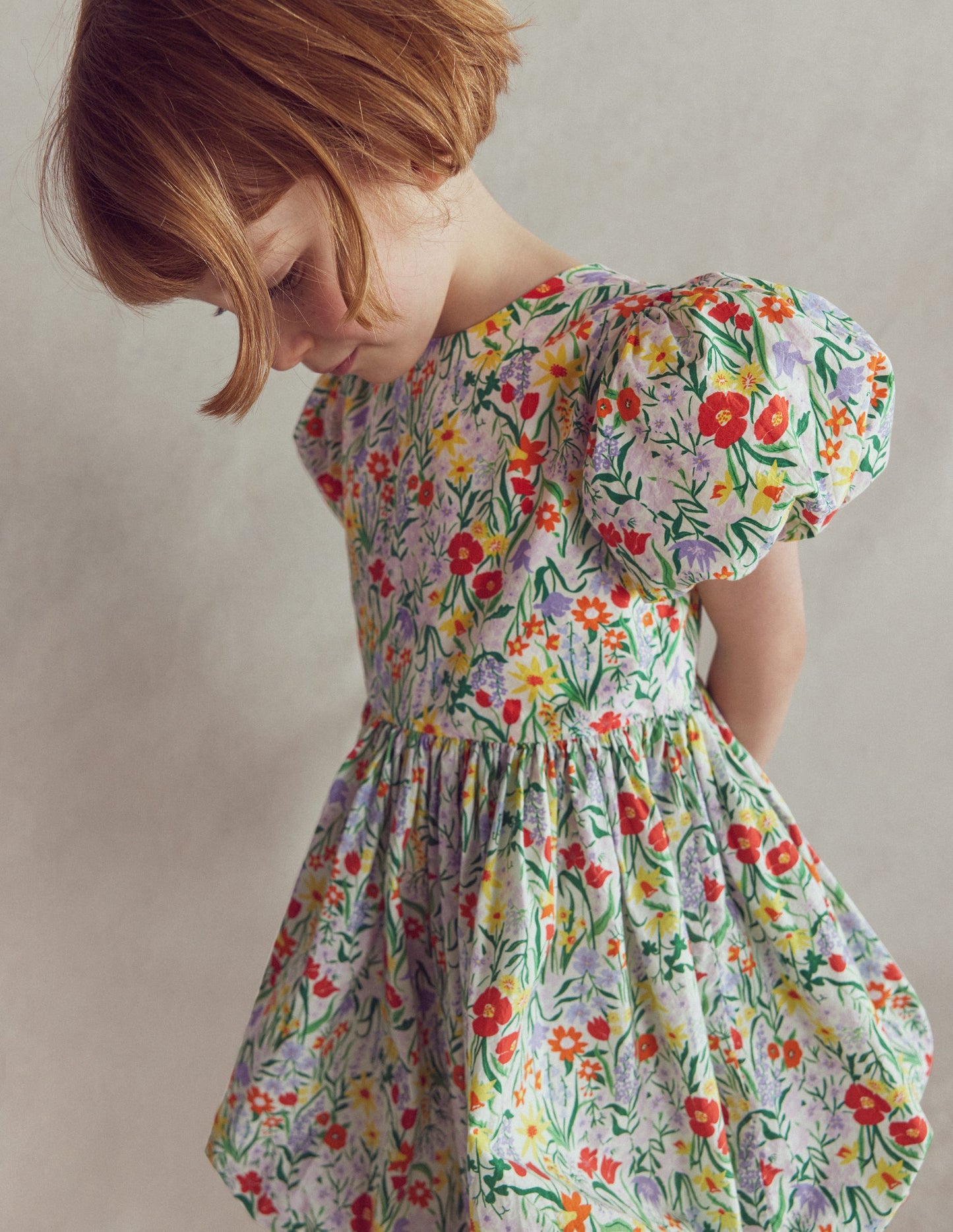 Kleid mit Ballonsaum-Geißblatt Blütenrebe