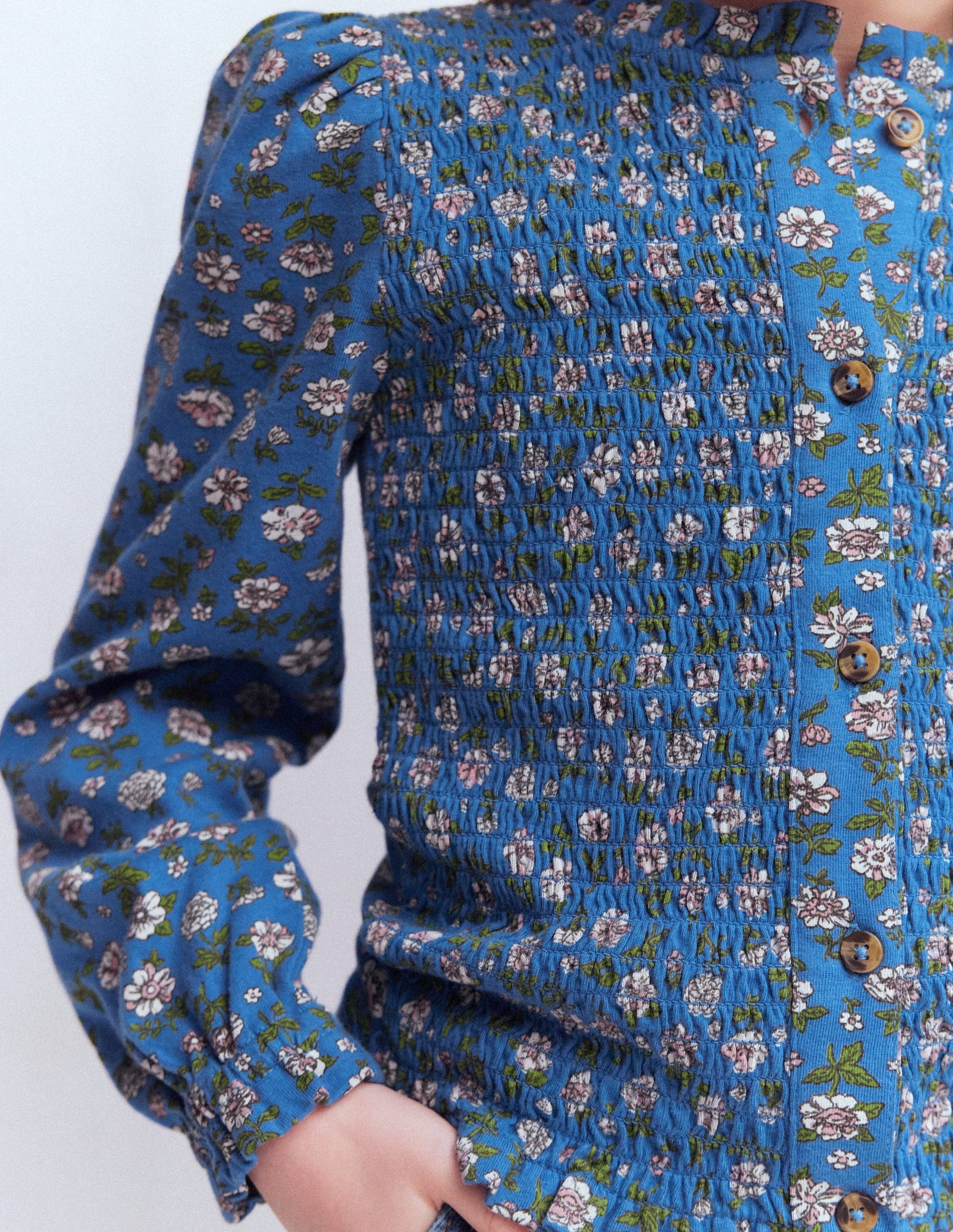 Blouse en jersey à smocks-Motif Garden Flower Delft-3