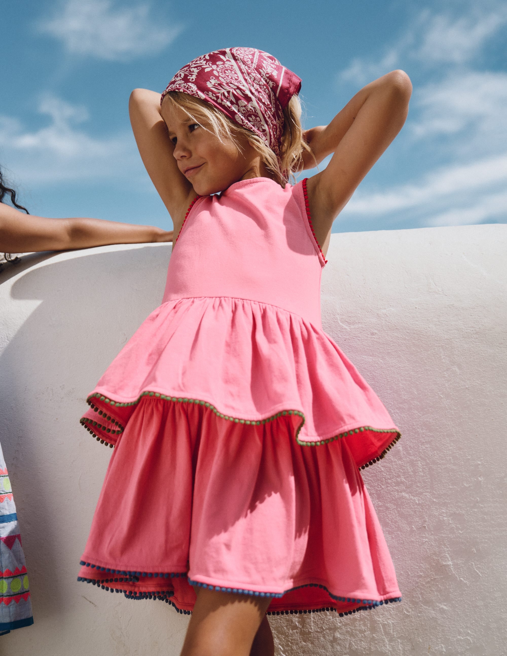 Gestuftes Jersey-Sommerkleid-Kaugummi-Rosa - Image 4