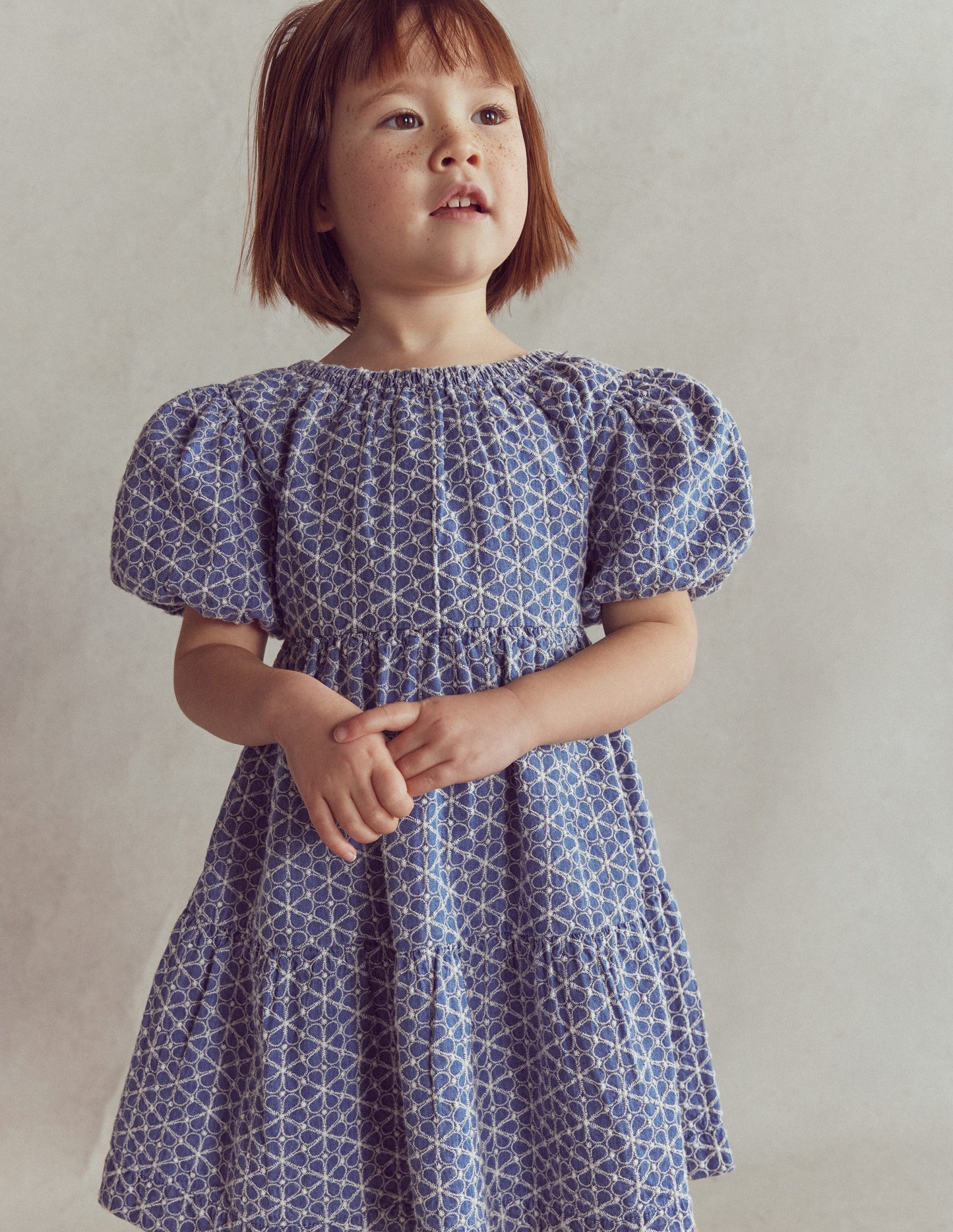 Robe croisée dans le dos à manches bouffantes-Broderie anglaise chambray