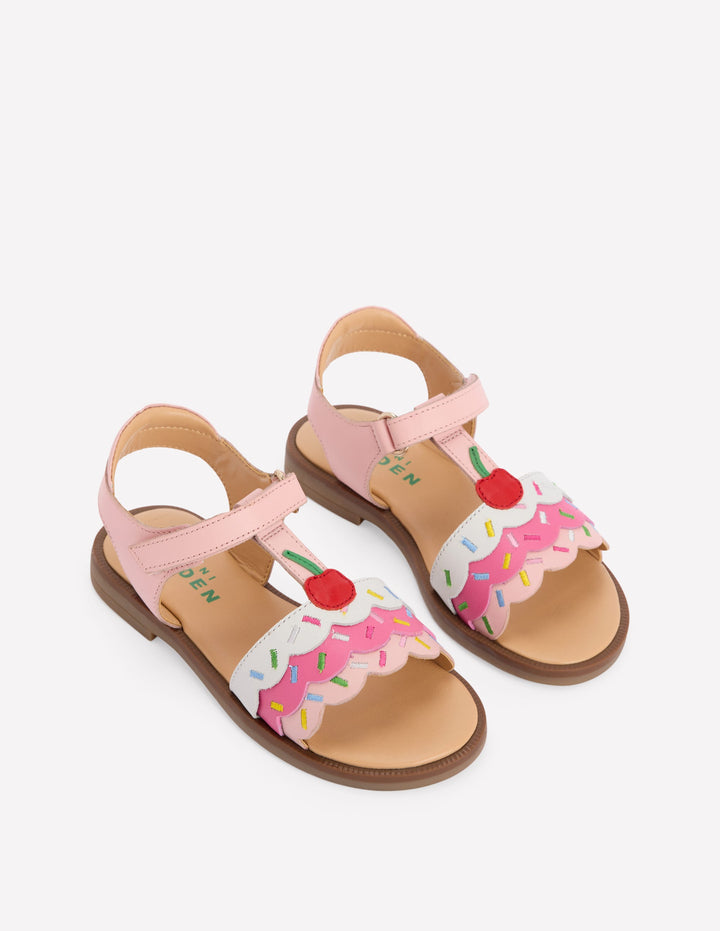Lustige Ledersandalen-Eiscreme