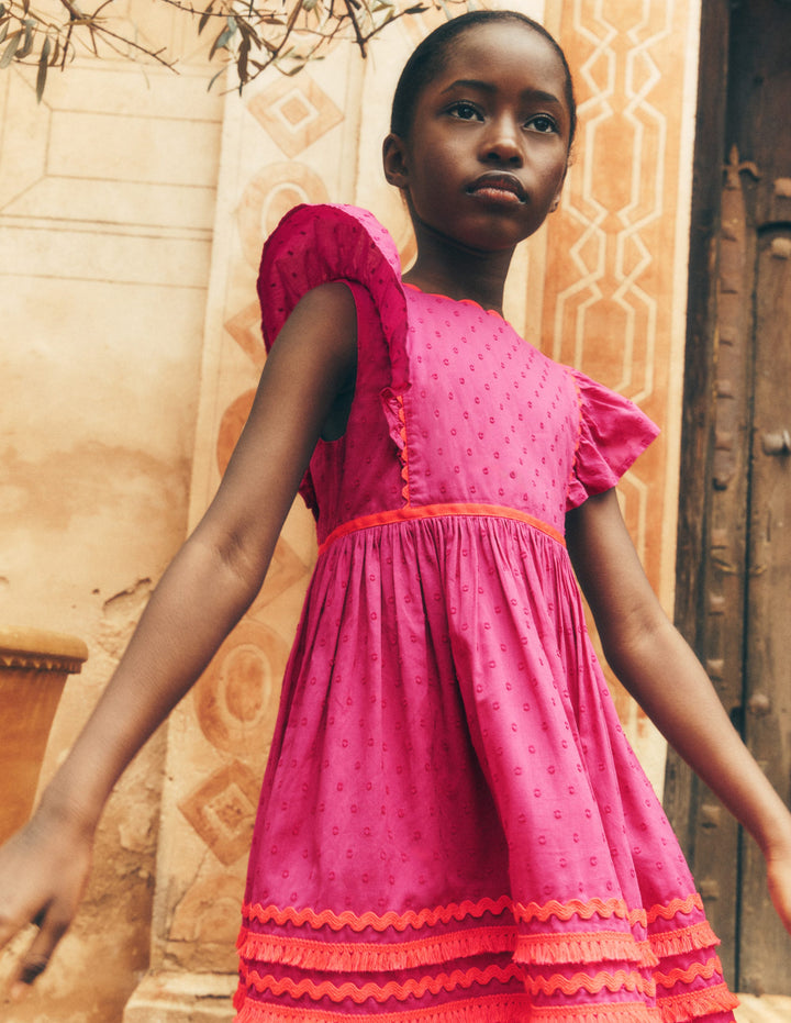 Kleid mit Flatterärmeln und Zackenlitze-Hellrosa