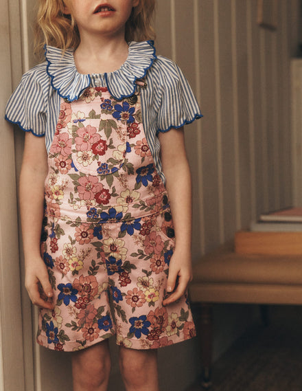 Kurze Latzhose-Rosa Blumenmuster Blüten