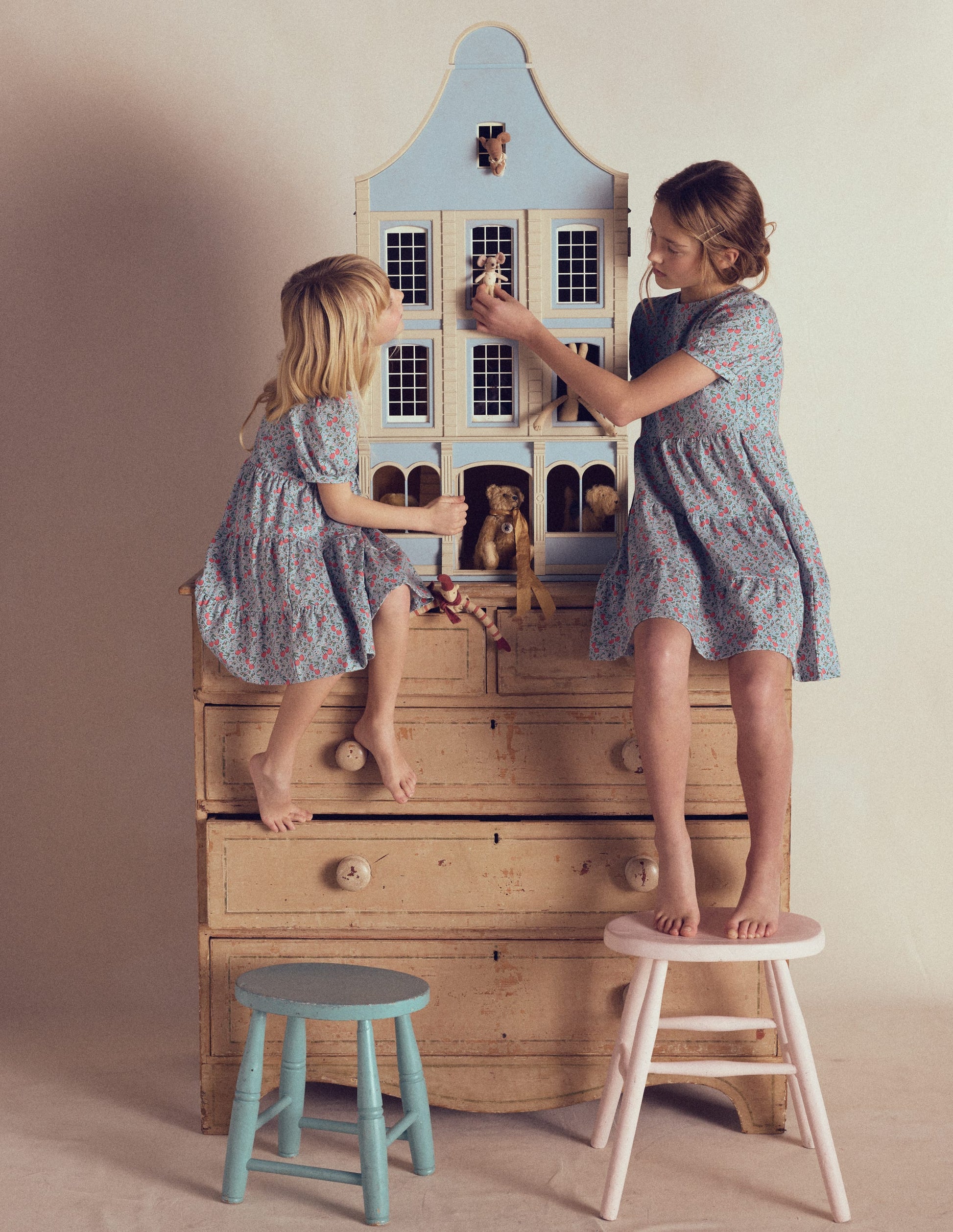 Jerseykleid mit Herzausschnitt am Rücken-Kirschen-1