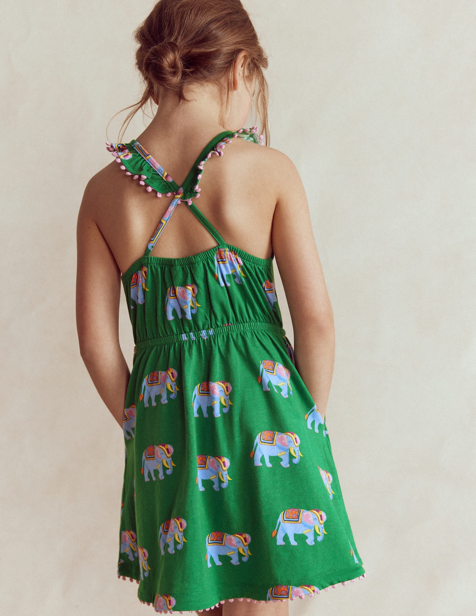 Kleid mit Rüschenausschnitt-Highland-Grün Elefanten - Image 1