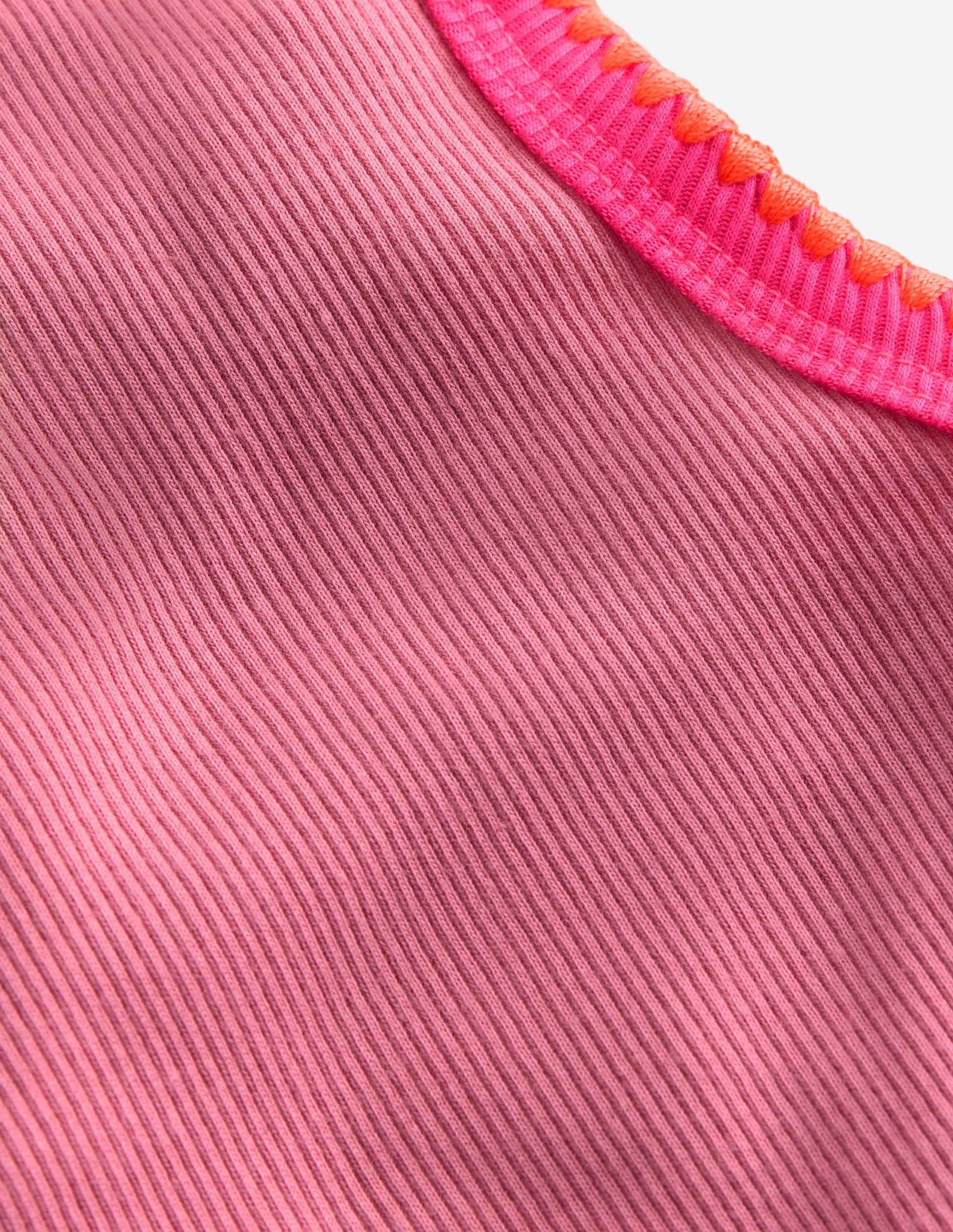 Geripptes Top mit Häkelbesatz-Rosa Schleier-3