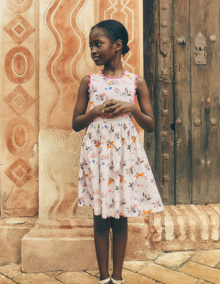 Harper Kleid mit gekreuzten Rückenträgern-Sanftes Naturweiß Dschungel