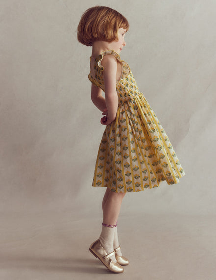 Robe froncée avec nœuds à l’arrière-Tige de fleur jaune rayon de miel