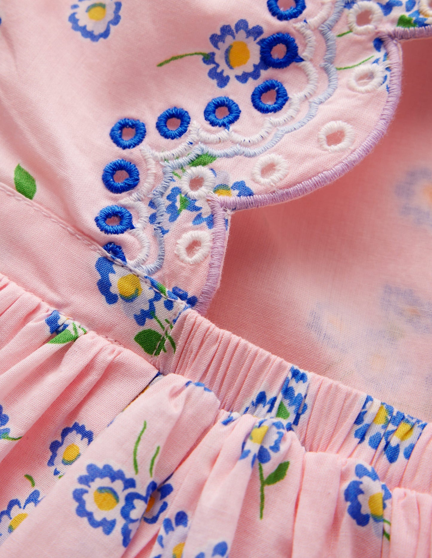 Kleid mit Lochstickerei am Rücken-Kreiderosa Blümchen